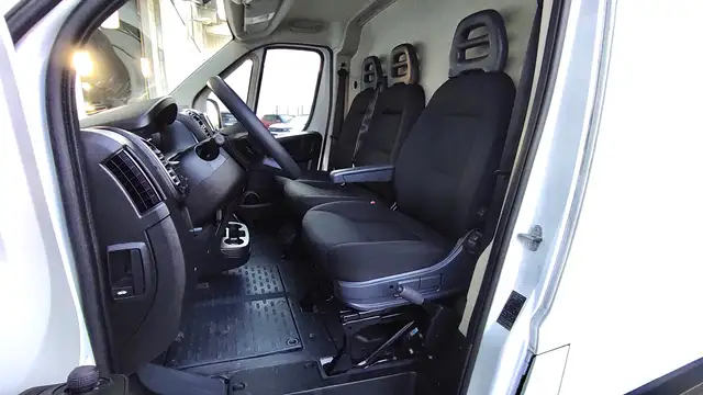 Fiat Ducato view 9