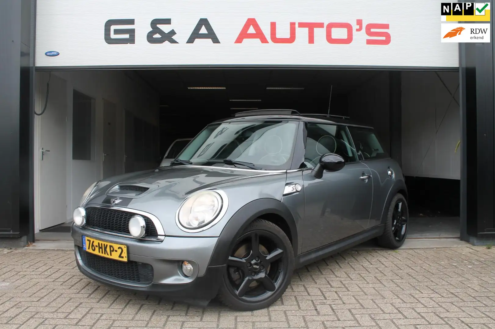 MINI Cooper S Mini 1.6 / NAVI / PANO-DAK / PDC / STOELVERW / LED Grijs - 1