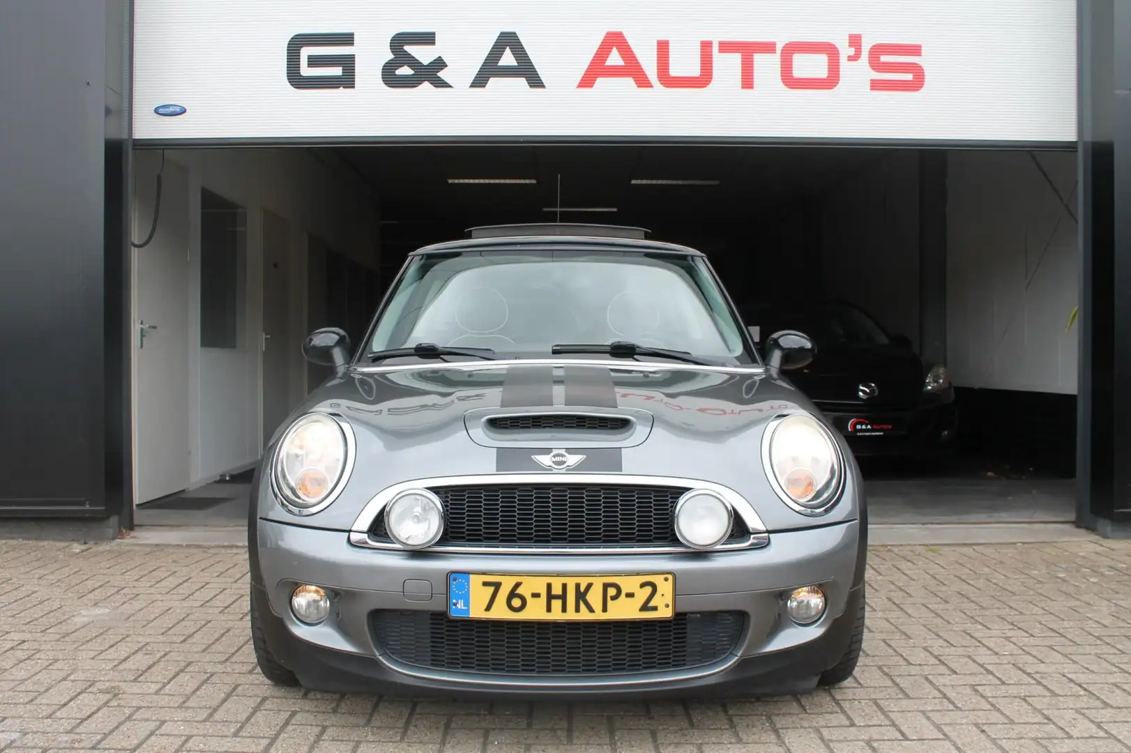 MINI Cooper S Mini 1.6 / NAVI / PANO-DAK / PDC / STOELVERW / LED Grijs - 2