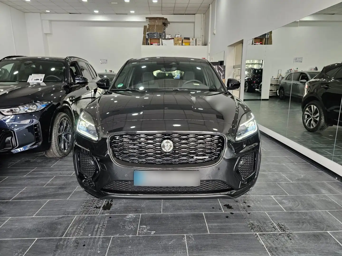 Jaguar E-Pace R-Dynamic Tetto Navi C20 Cmaera Meridian RDynamic Noir - 2