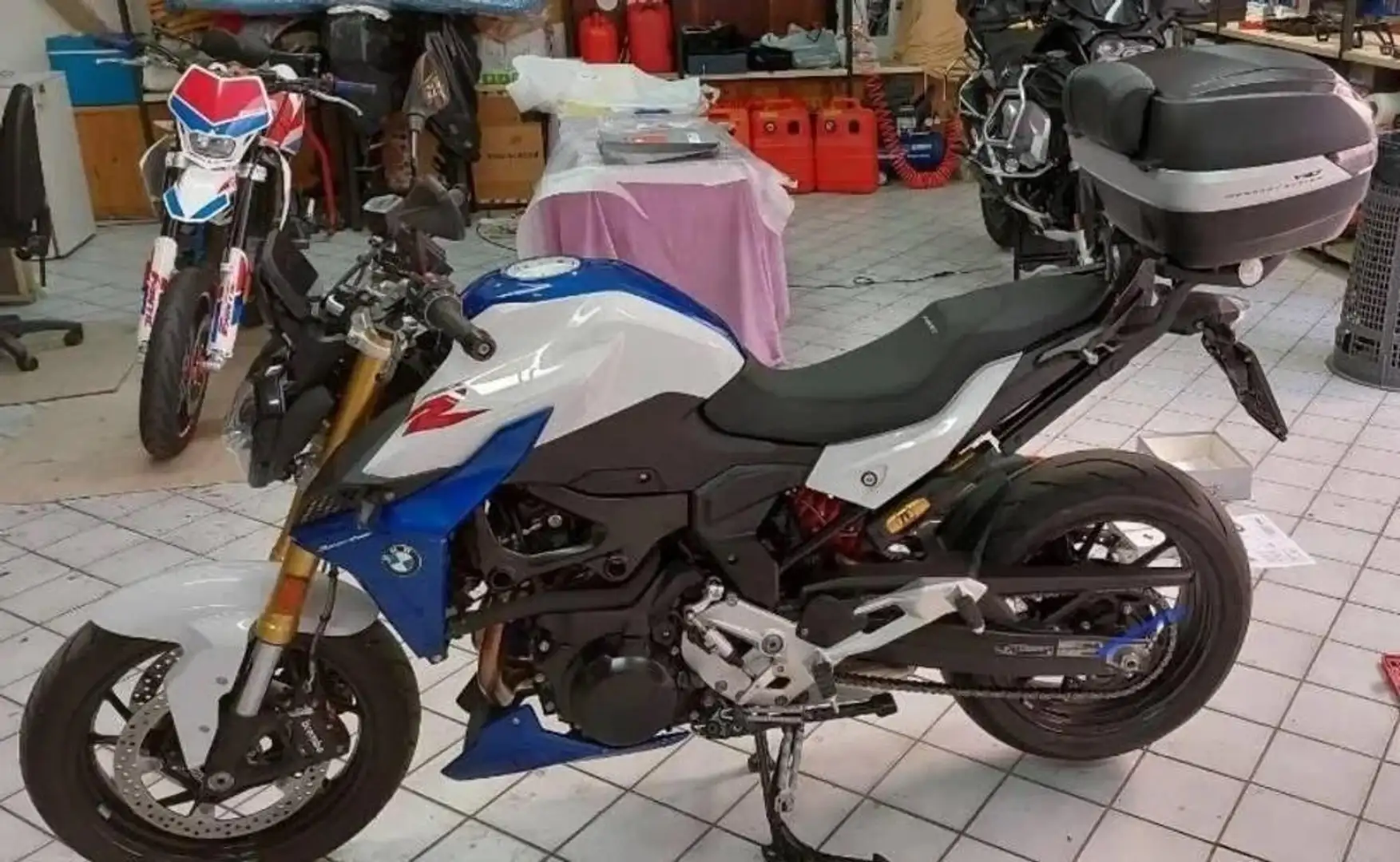 BMW F 900 R Bianco - 2