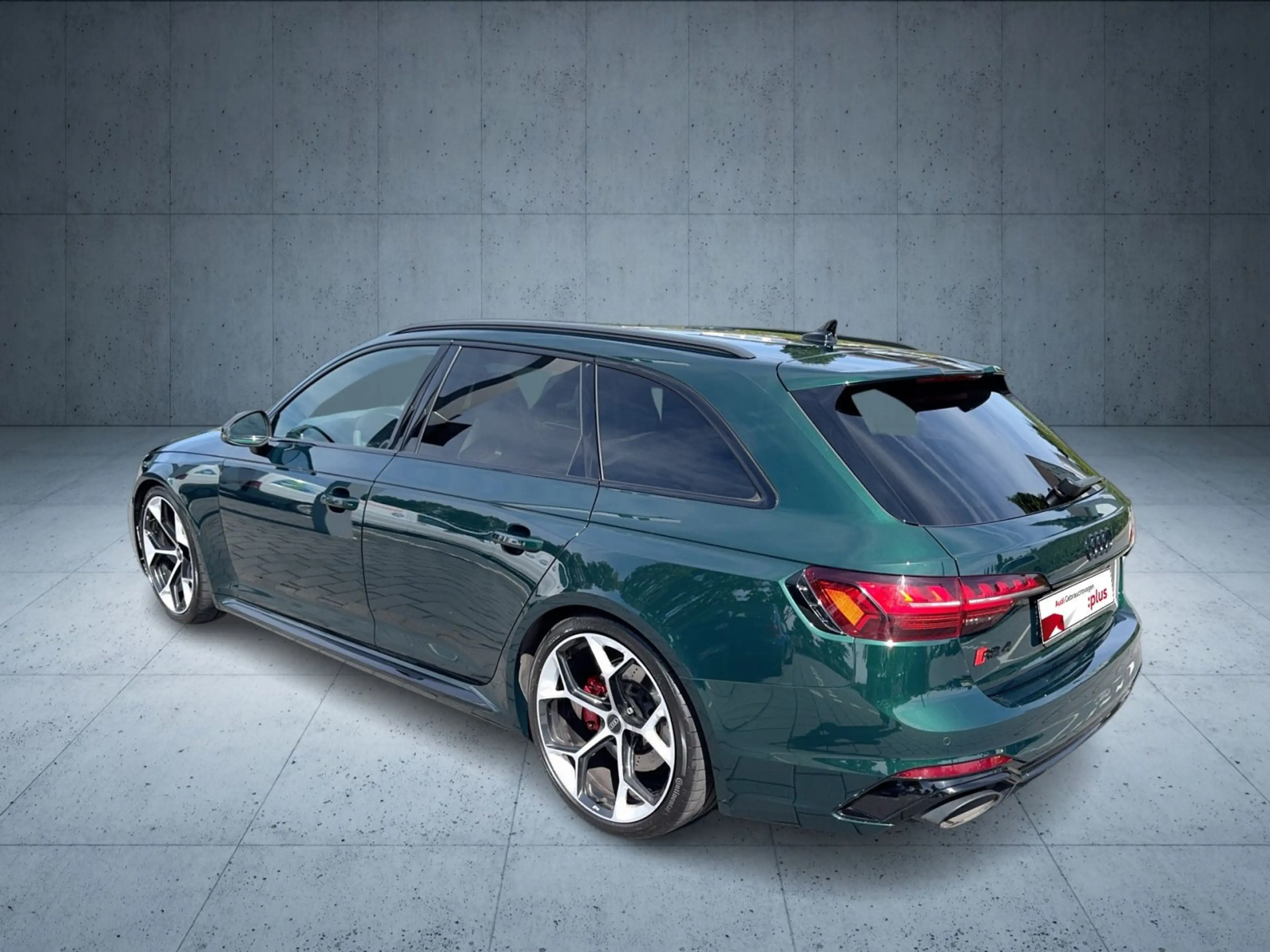 Audi RS4 Competition Plus AHK/RS-Schale/Pano/B — photo 3