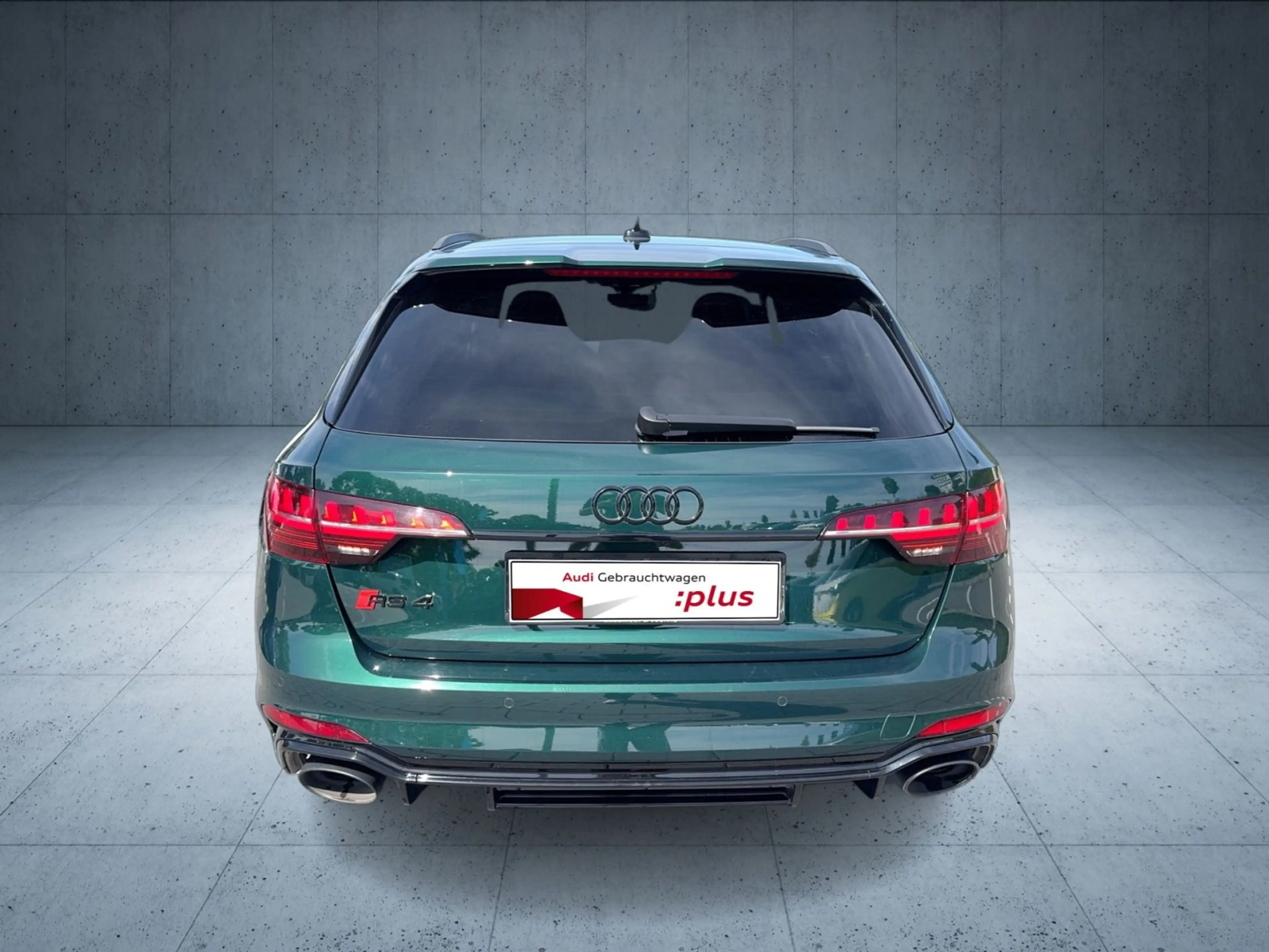 Audi RS4 Competition Plus AHK/RS-Schale/Pano/B — photo 4
