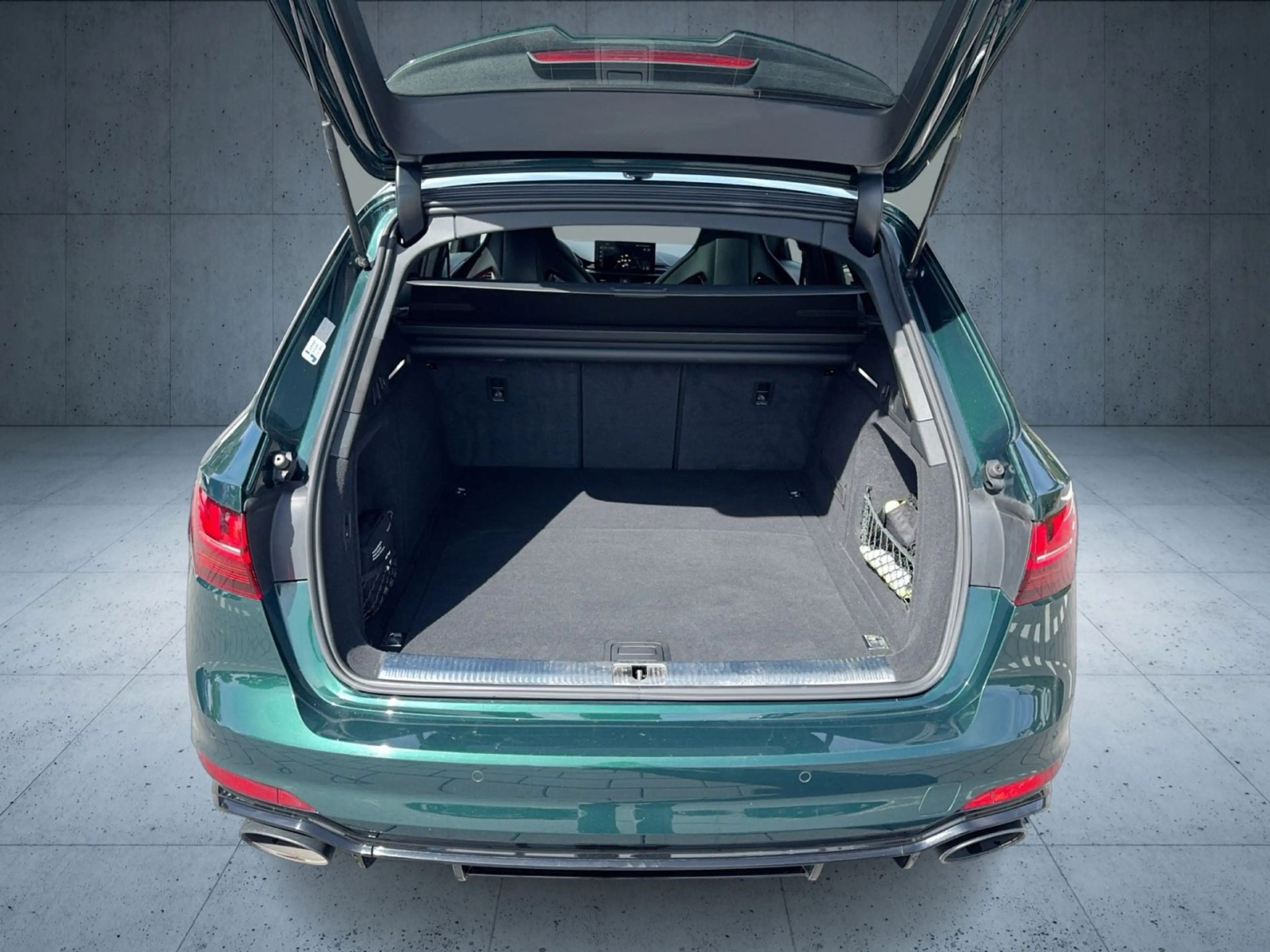 Audi RS4 Competition Plus AHK/RS-Schale/Pano/B — photo 13