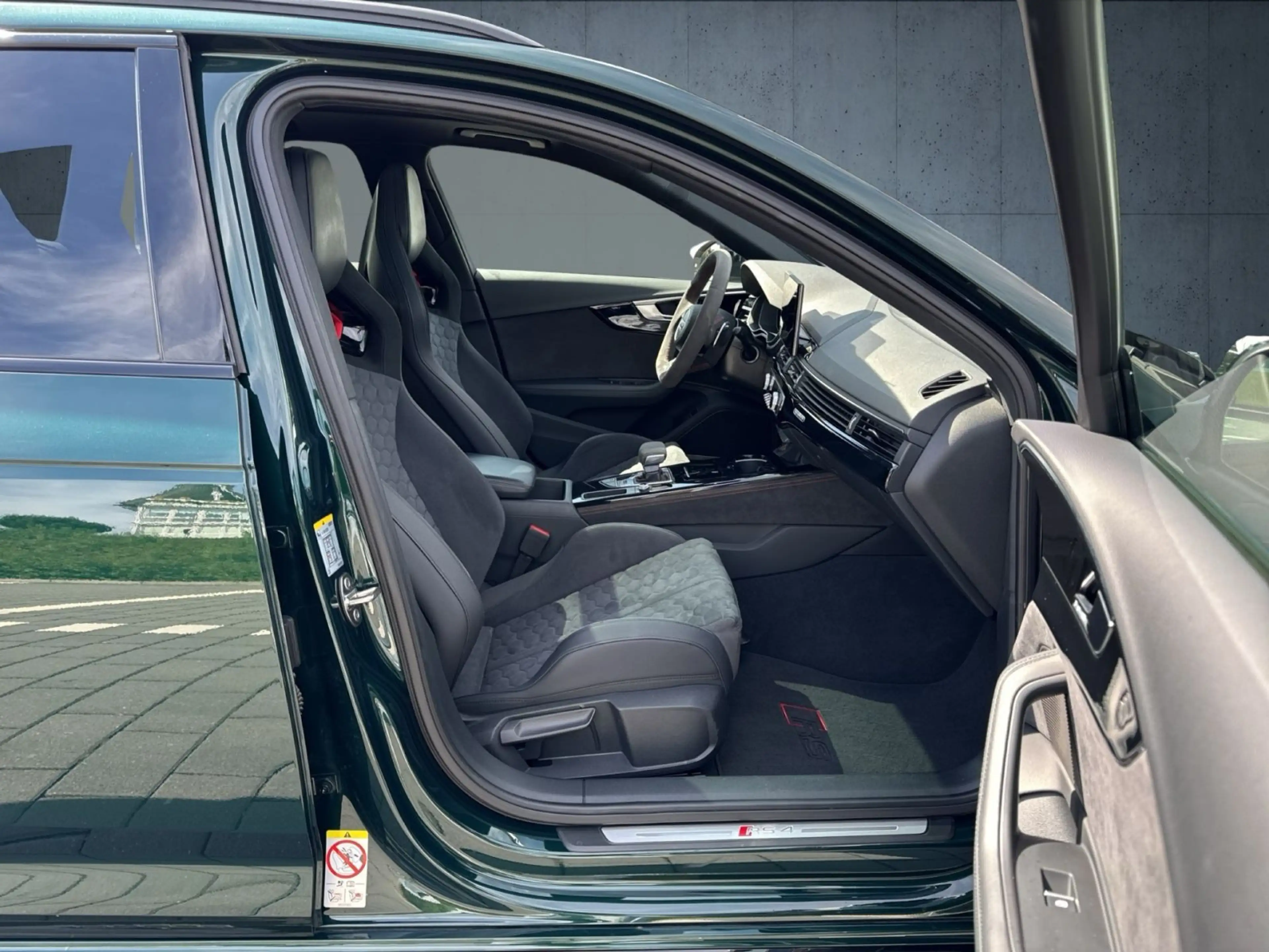 Audi RS4 Competition Plus AHK/RS-Schale/Pano/B — photo 15