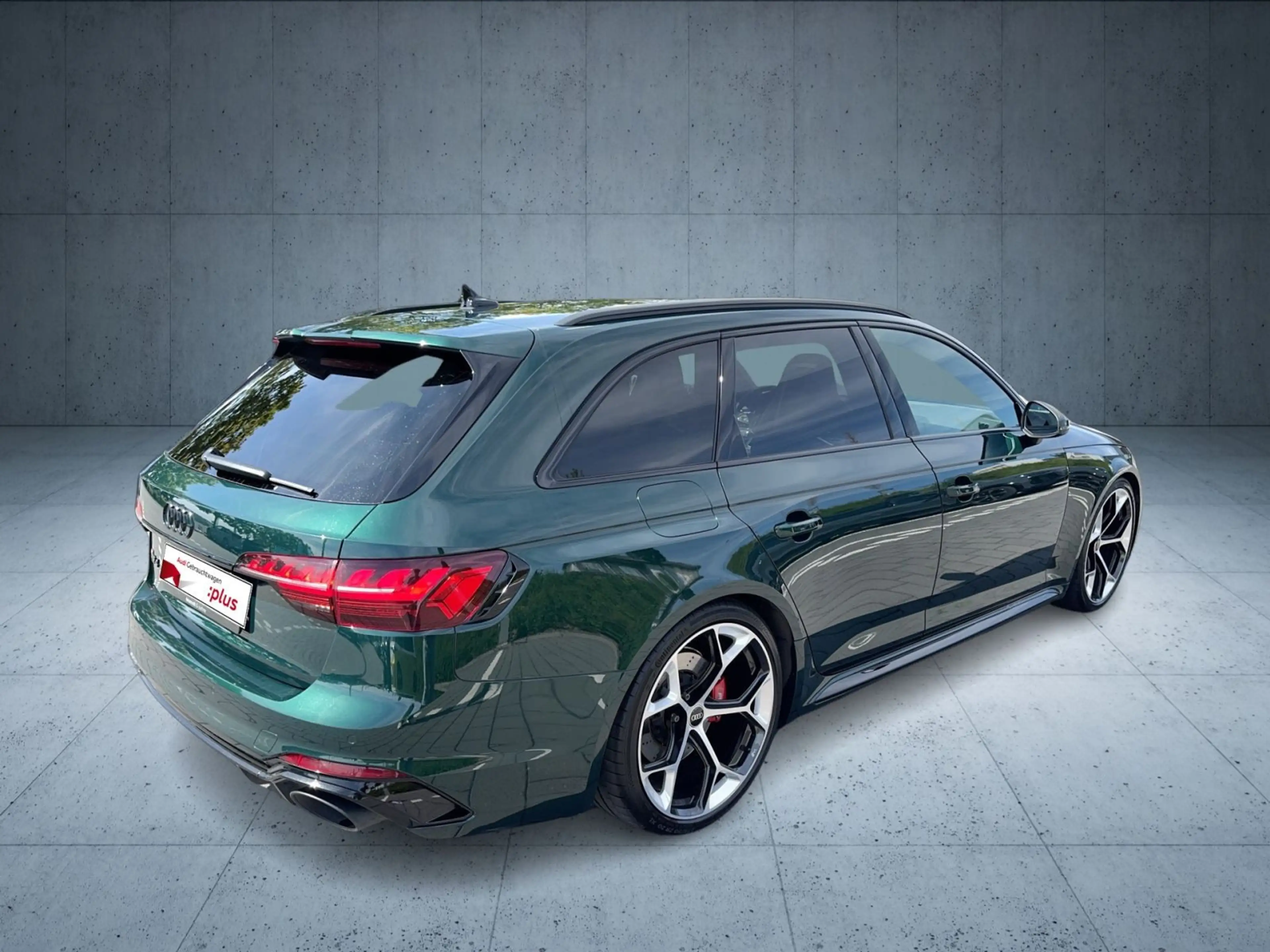 Audi RS4 Competition Plus AHK/RS-Schale/Pano/B — photo 5