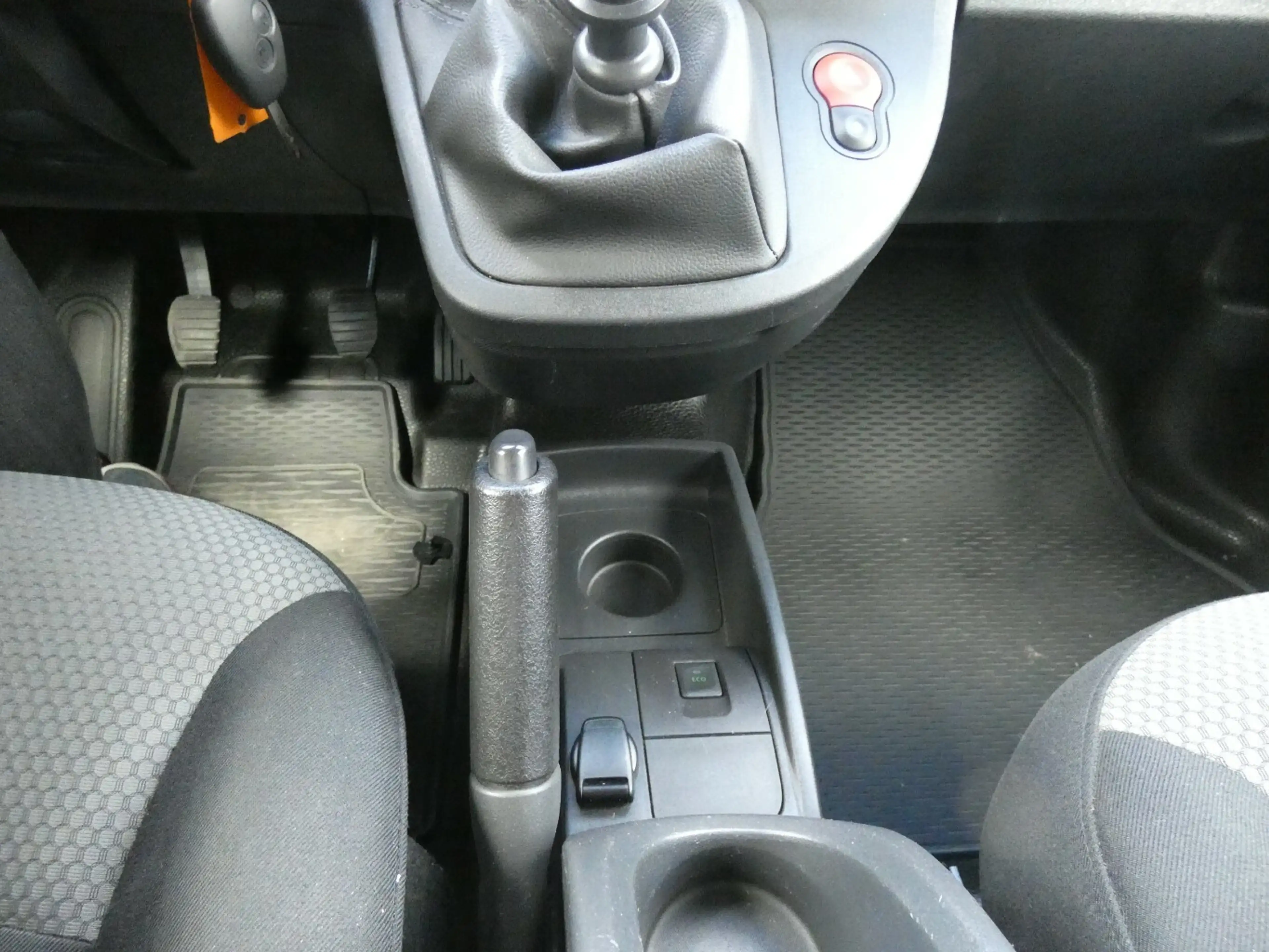 Nissan NV250 L1H1 2,0t Comfort / 95 PS — photo 10