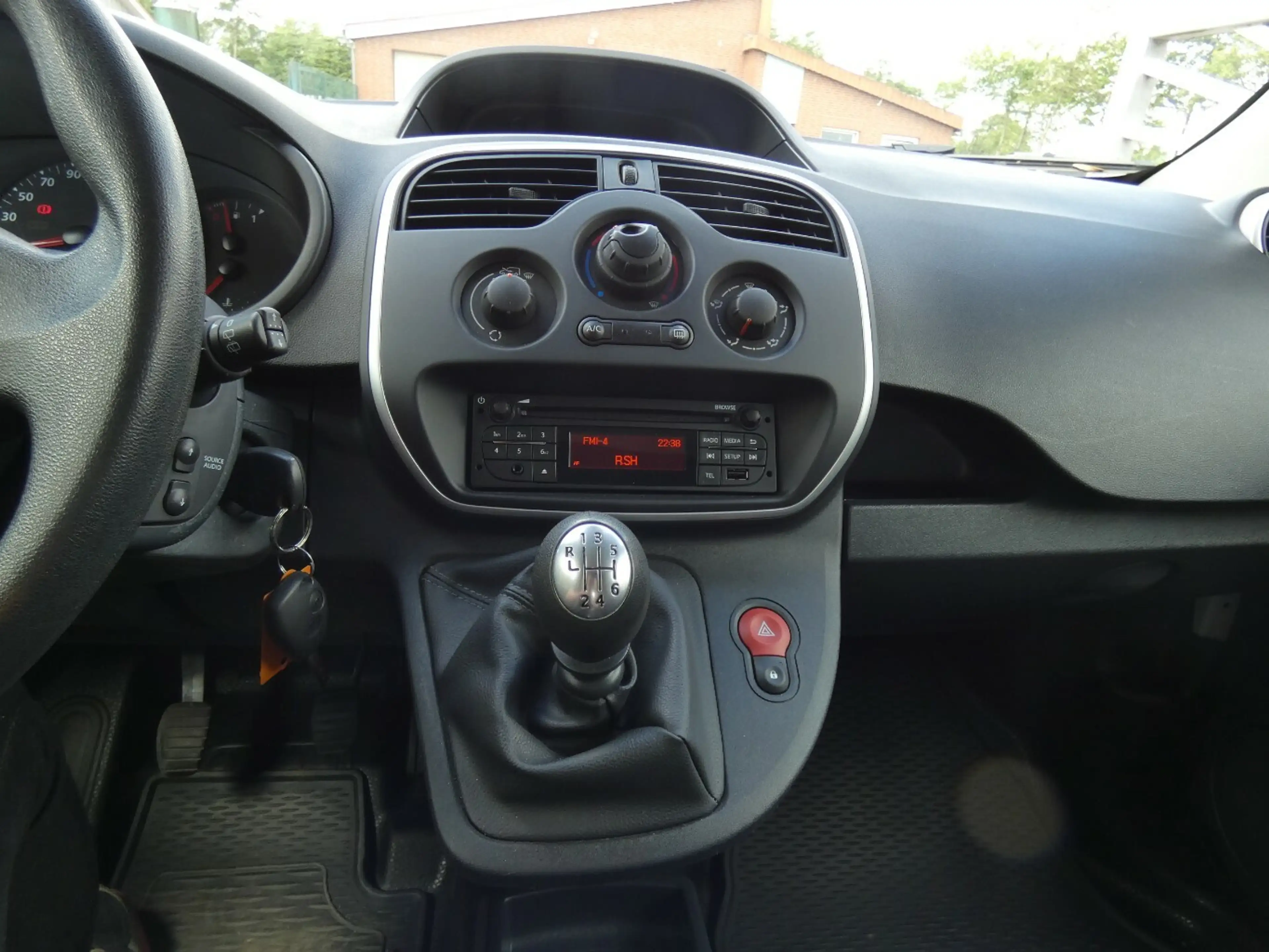 Nissan NV250 L1H1 2,0t Comfort / 95 PS — photo 11