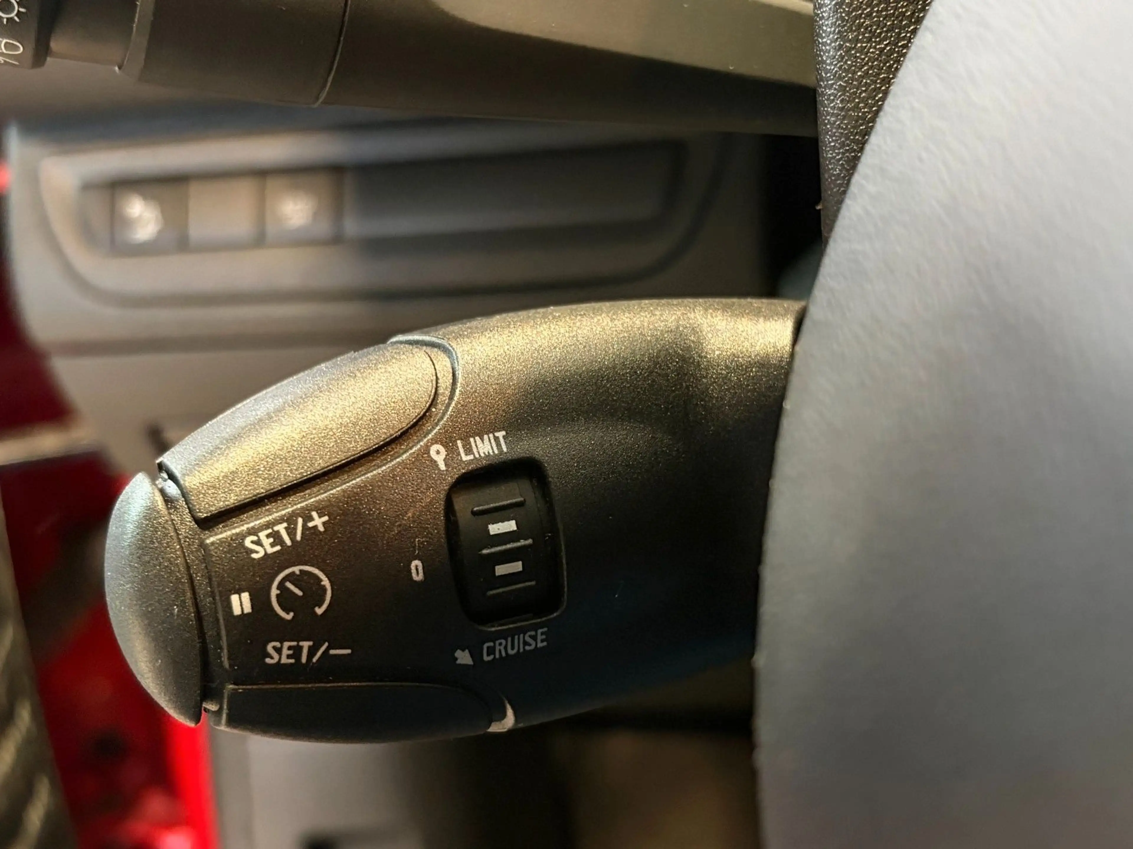 Peugeot 208 Signature 1.2 *Automatik* — photo 14