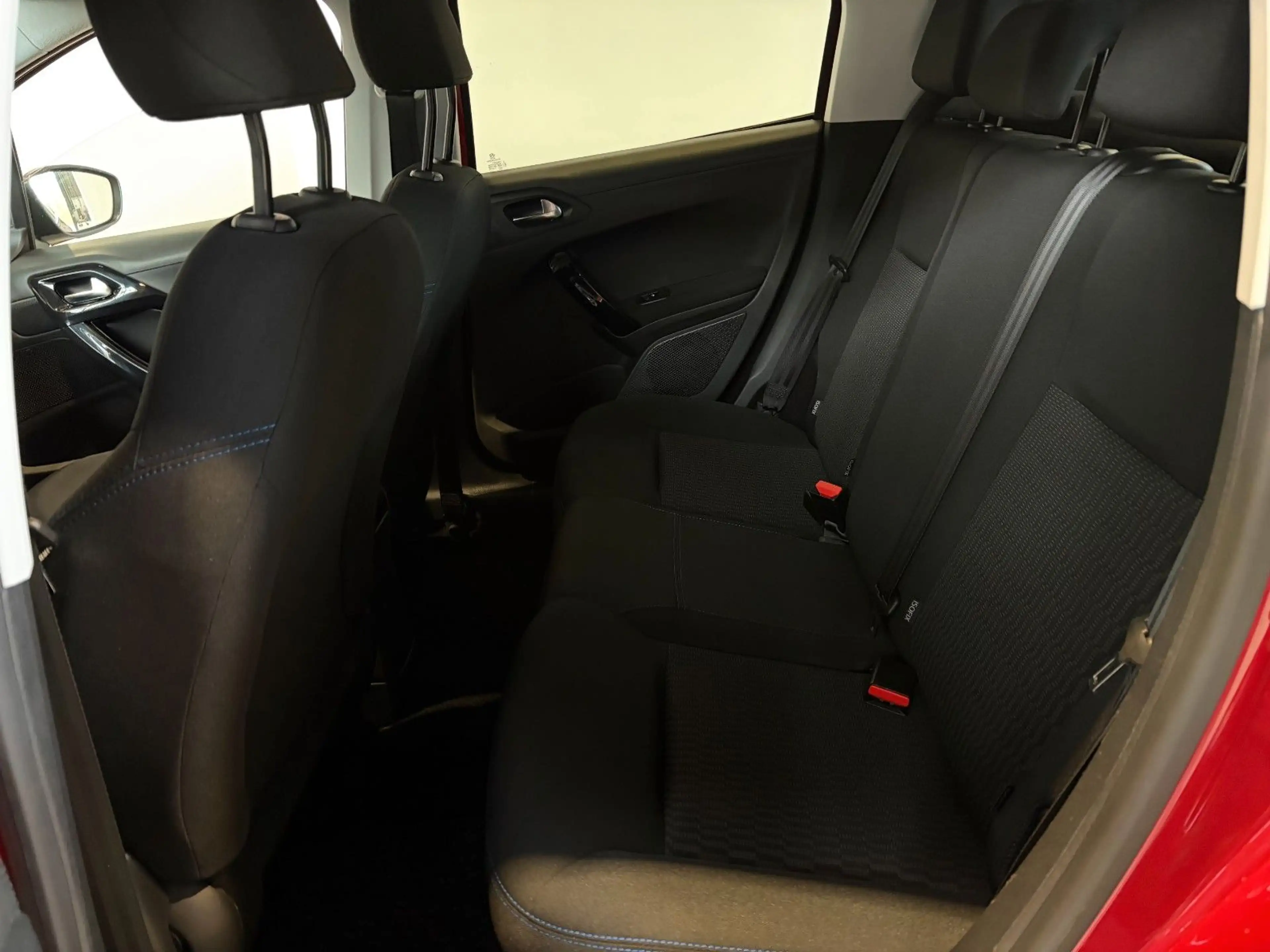 Peugeot 208 Signature 1.2 *Automatik* — photo 8