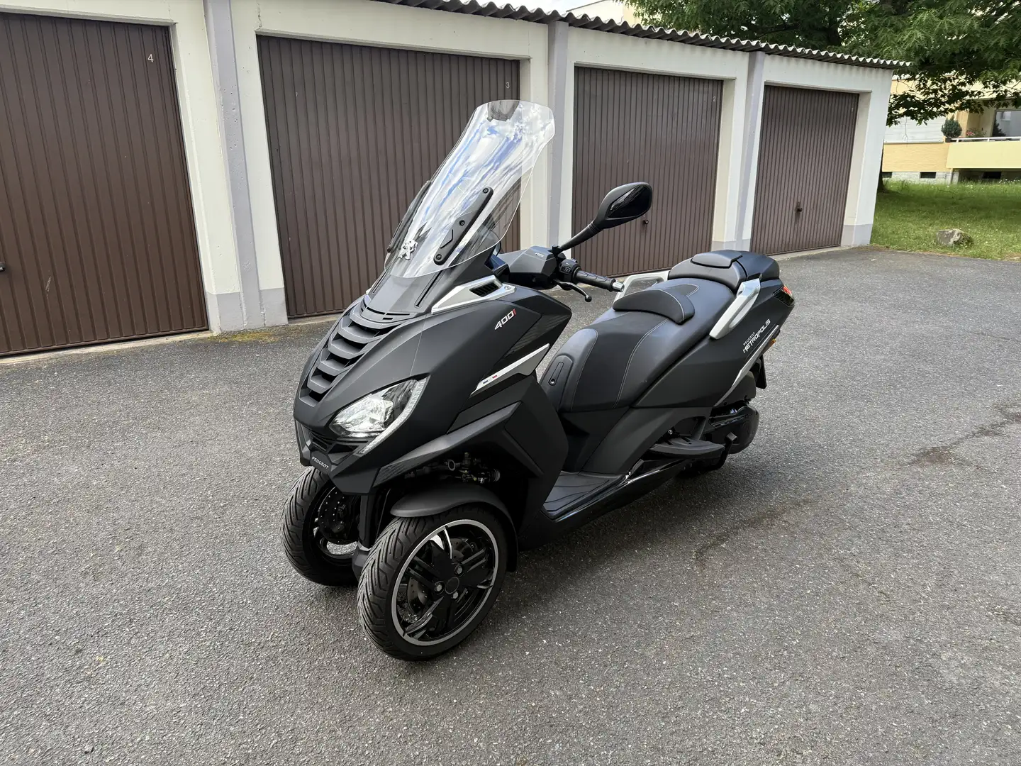 Peugeot Metropolis - 2