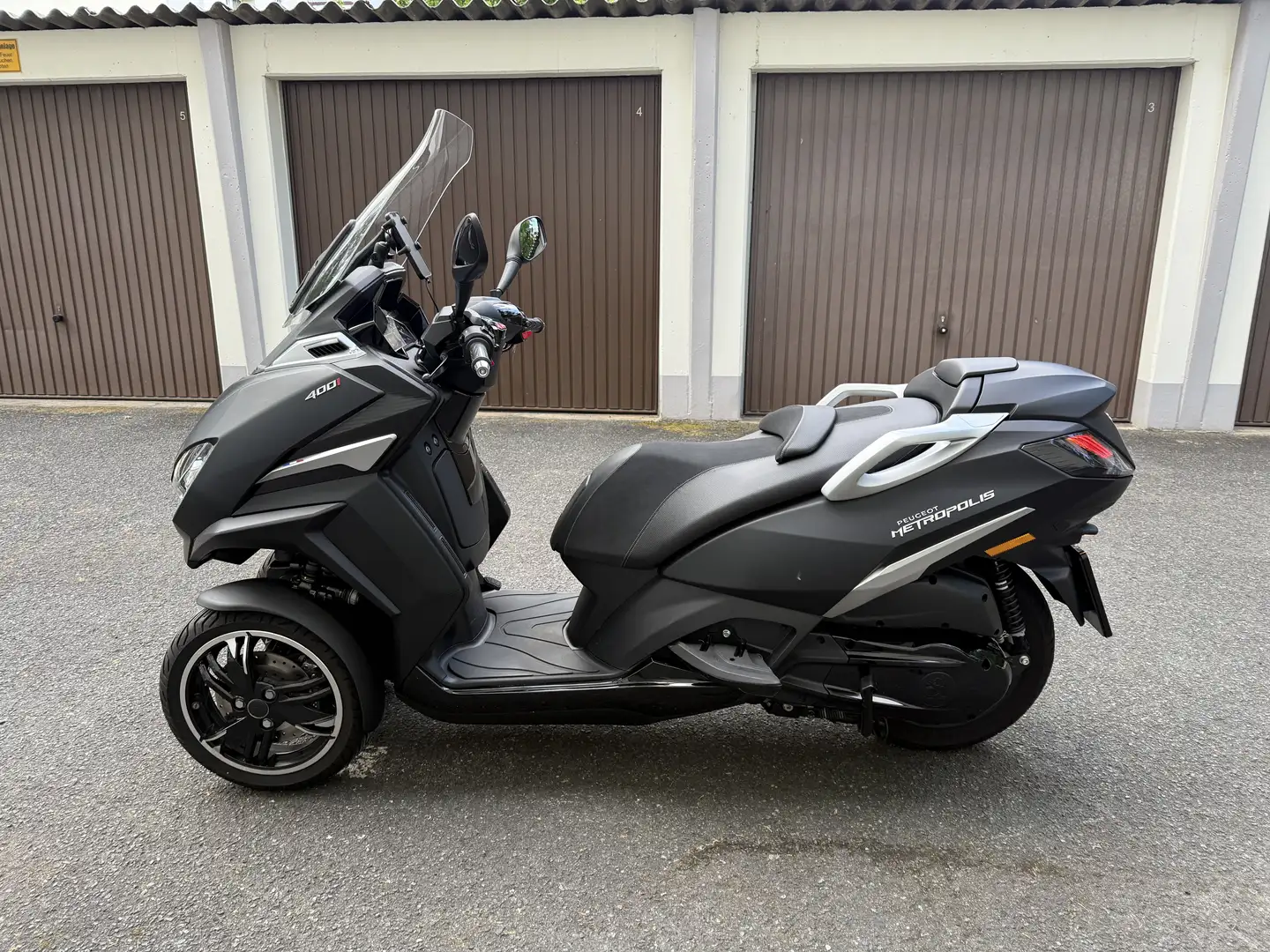 Peugeot Metropolis - 1