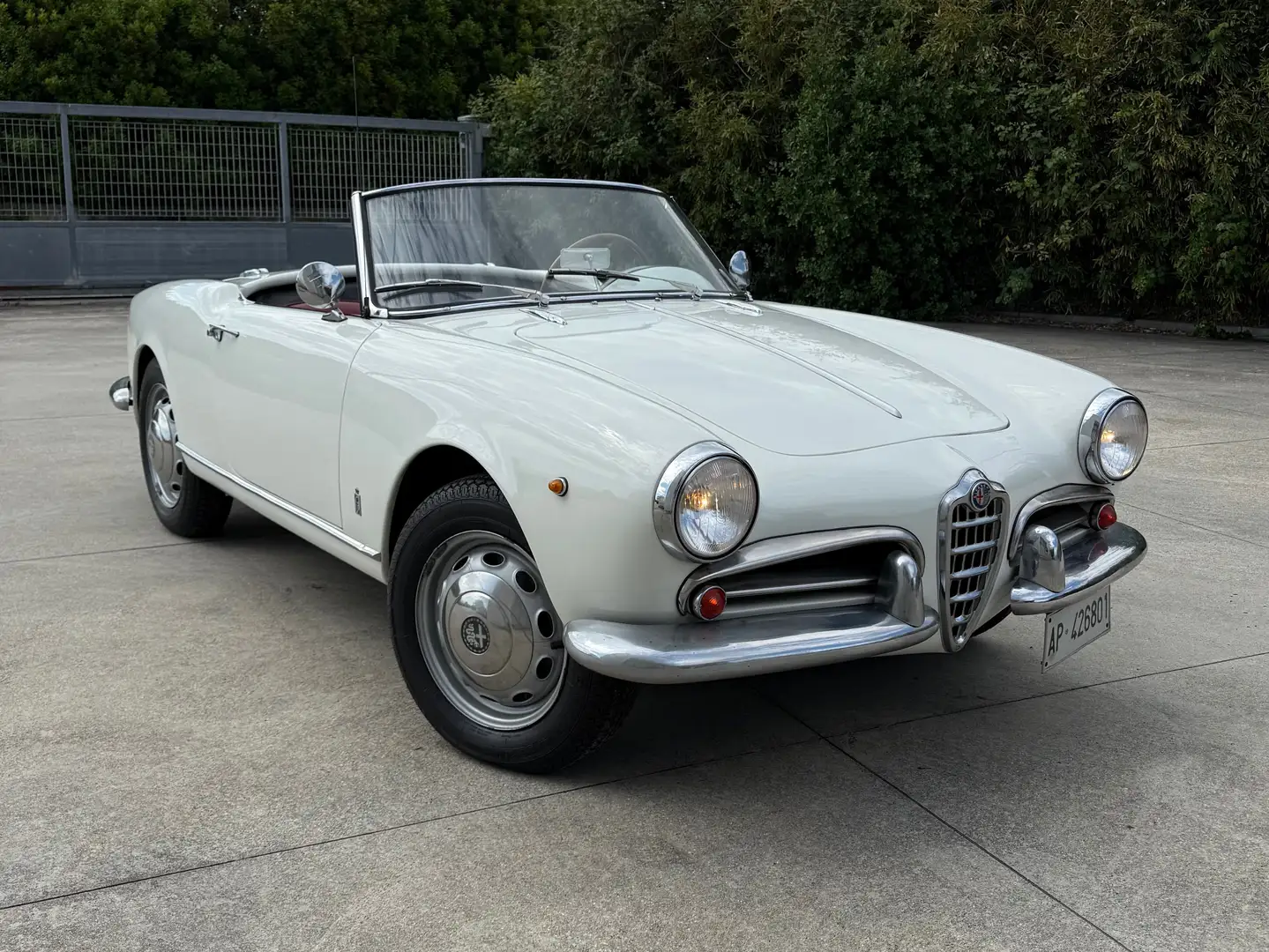 Alfa Romeo Giulietta Spider 750 D Білий - 1