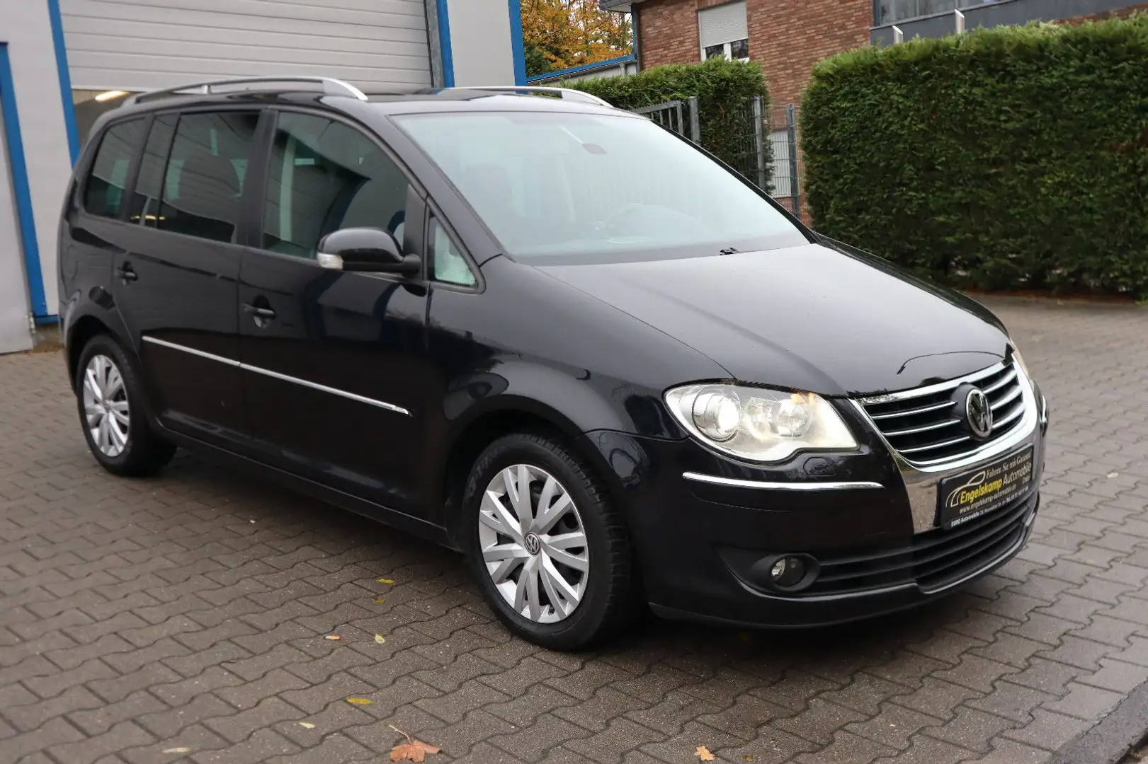 Volkswagen Touran 2.0 TDI Highline/DSG/NAVI/GSSD/PDC/XENON Schwarz - 1