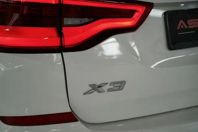 BMW X3 view 13
