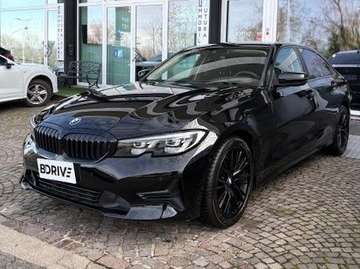 318d TOTAL BLACK