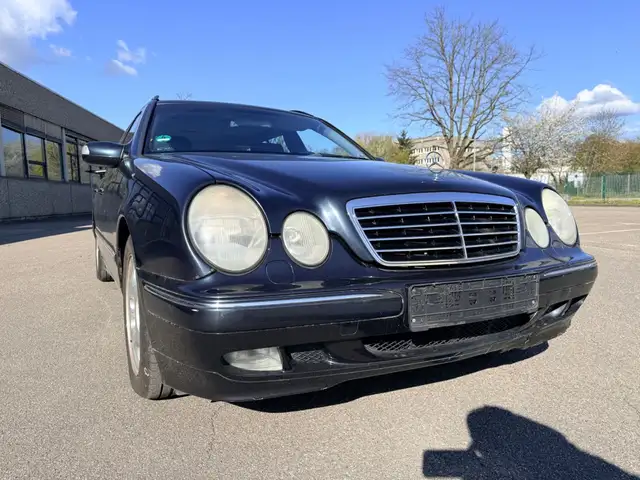 Mercedes-Benz E 240 T AVANTGARDE Automatik