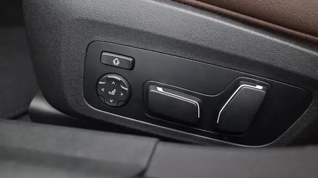 BMW 3 Series view 10