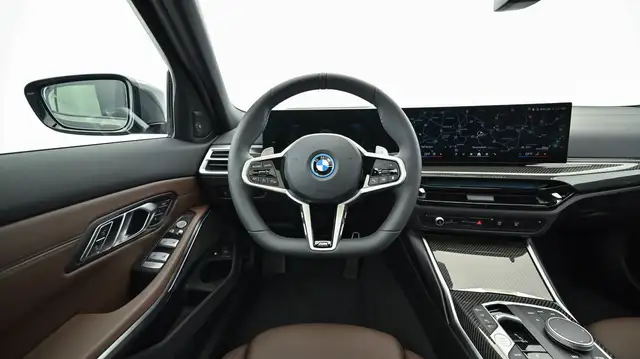 BMW 3 Series view 8