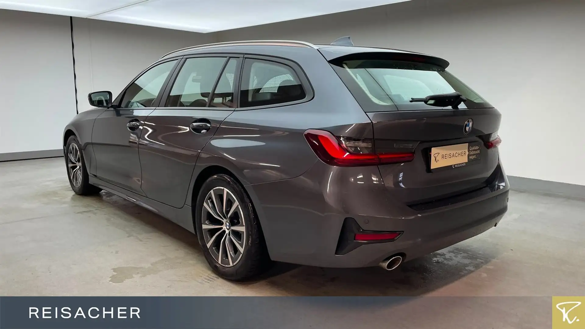 BMW 318 d Tou Advantage LCProf ACC SpoSi Hifi Grau - 2