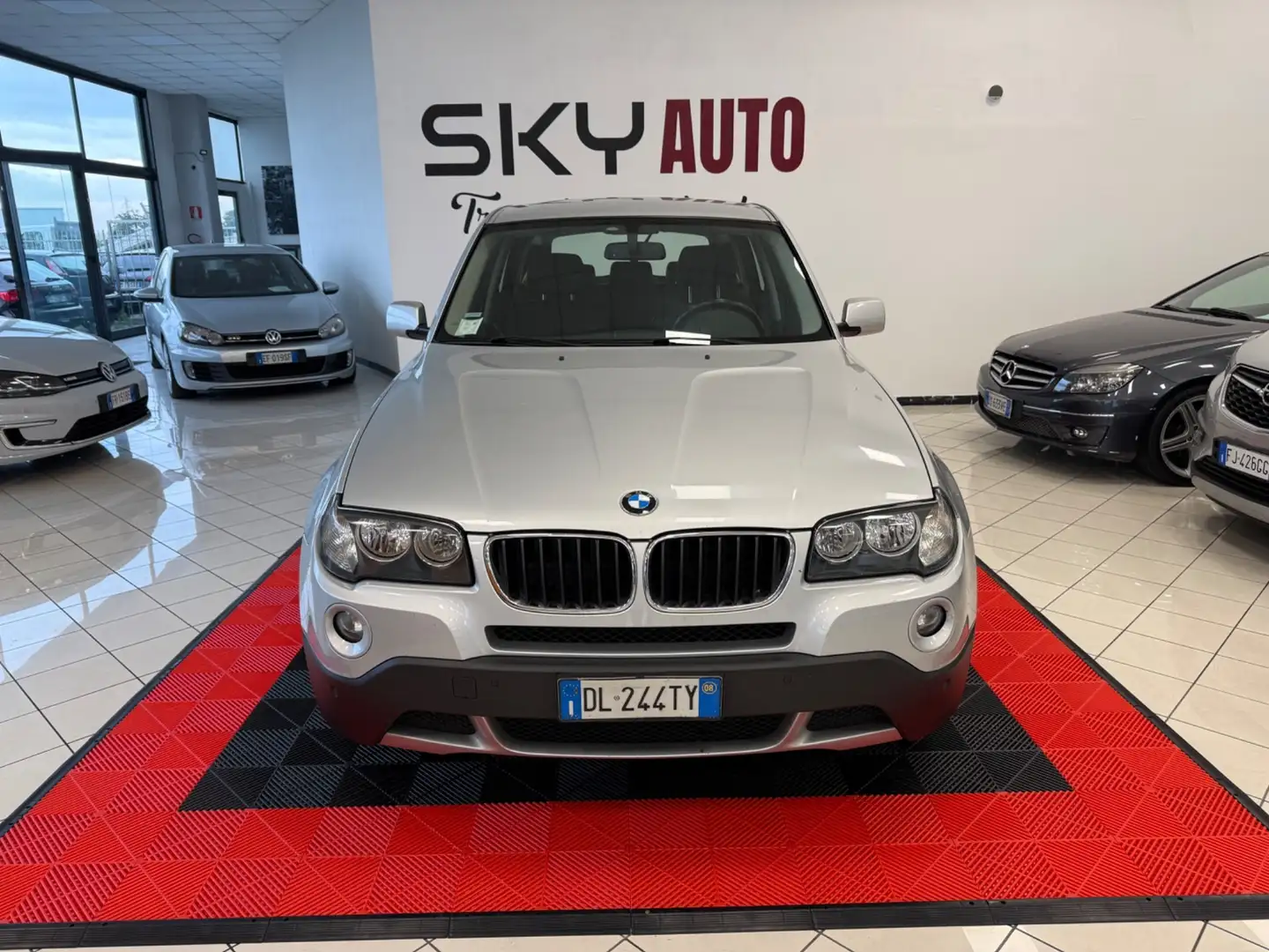 BMW X3 2.0d cat Attiva Argento - 1