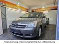 Toyota Corolla Verso 1.8Exec. AUTOMAT/7SITZ./1J.GARANTIE Gris - thumbnail 1