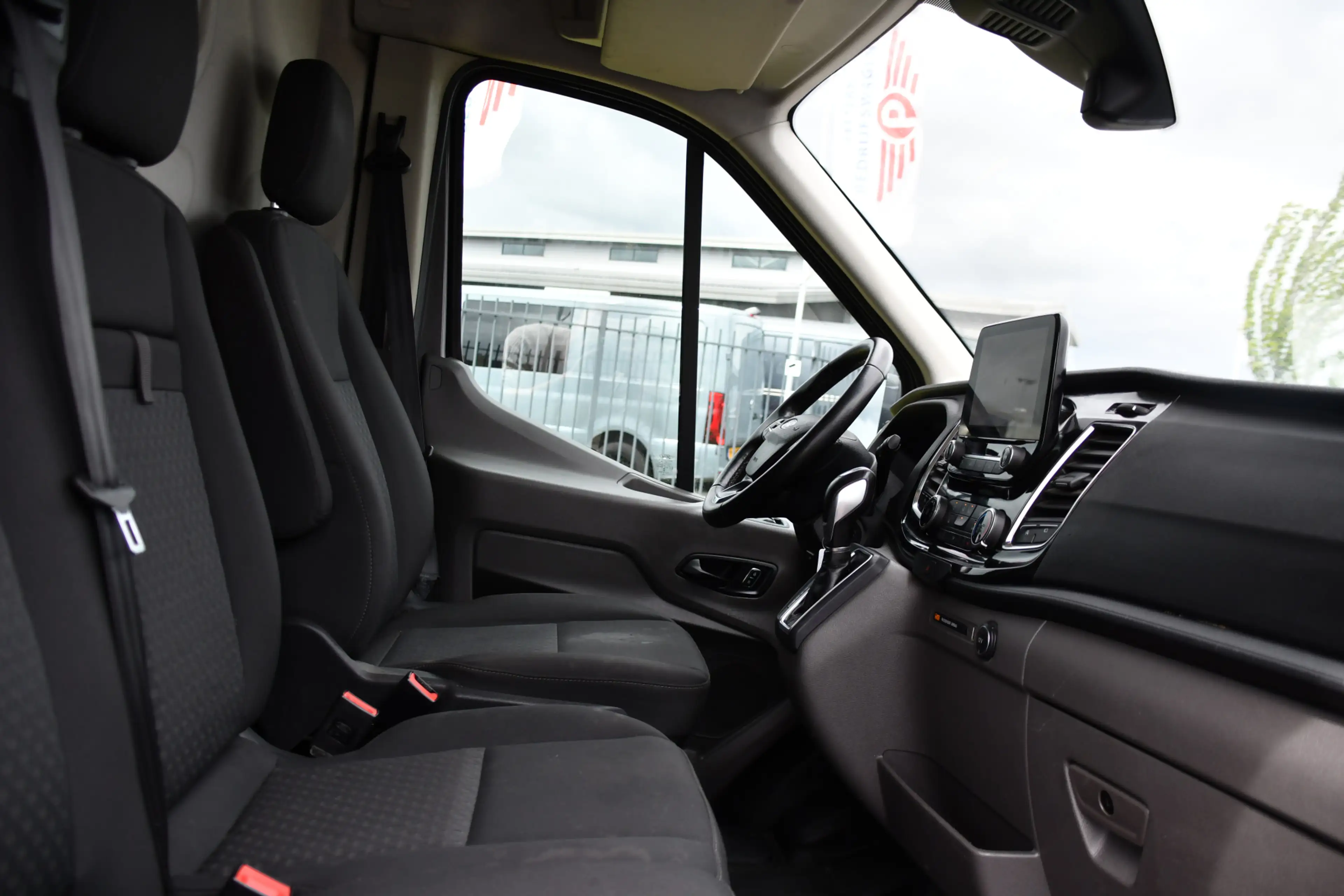 Ford Transit 350 2.0 TDCI L2H2 Limited PB Edition Cruise, Camer — photo 24