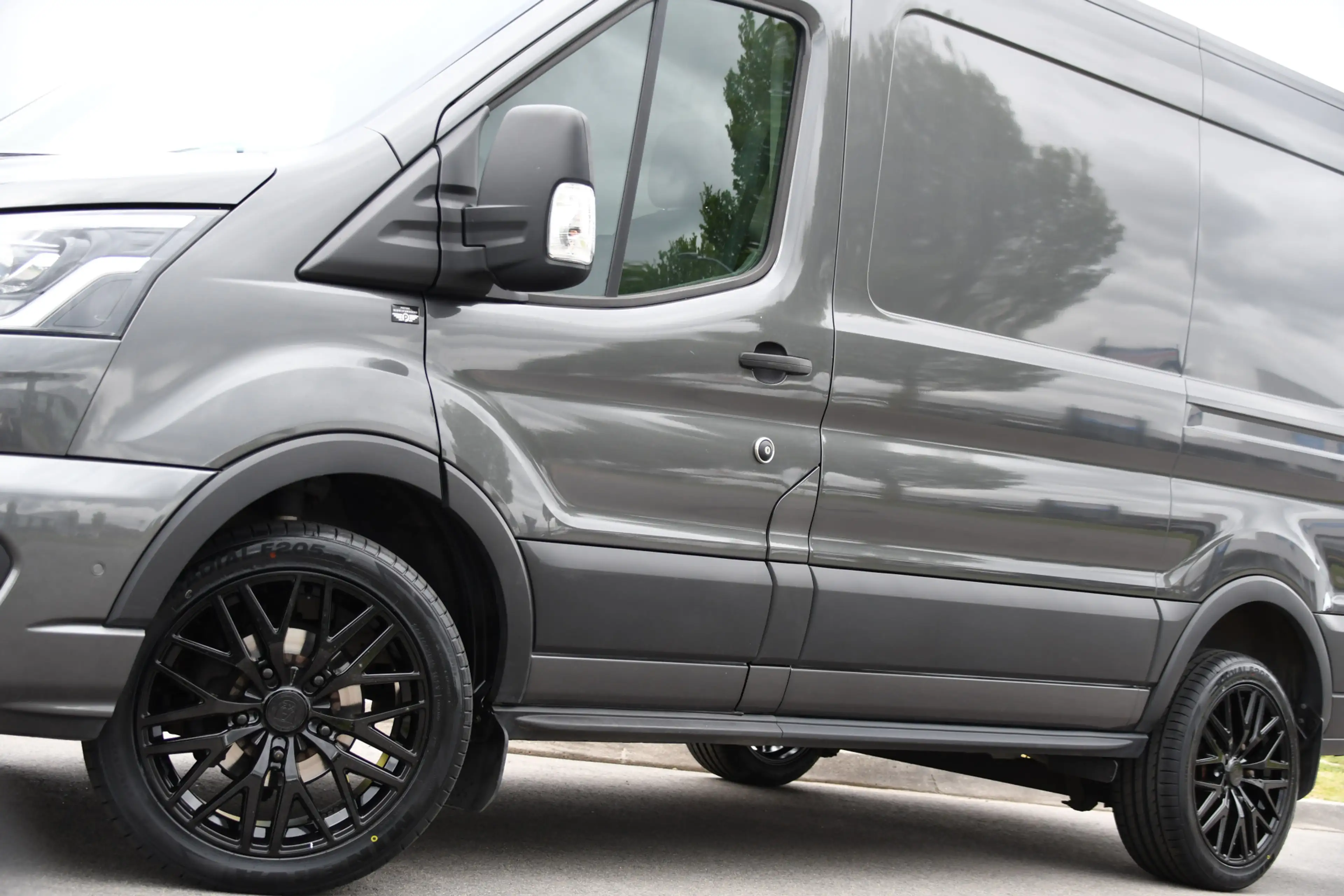 Ford Transit 350 2.0 TDCI L2H2 Limited PB Edition Cruise, Camer — photo 30