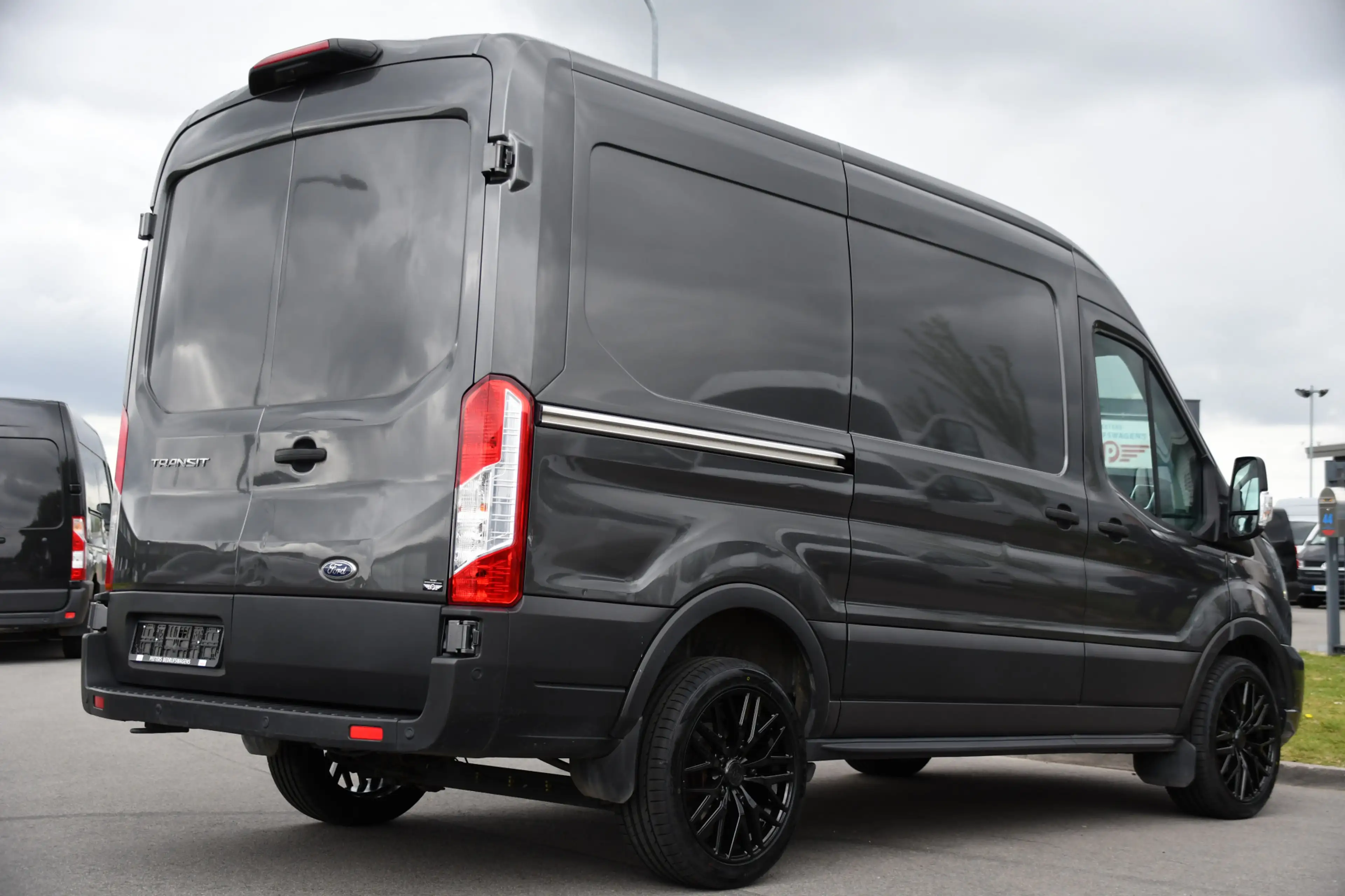 Ford Transit 350 2.0 TDCI L2H2 Limited PB Edition Cruise, Camer — photo 6