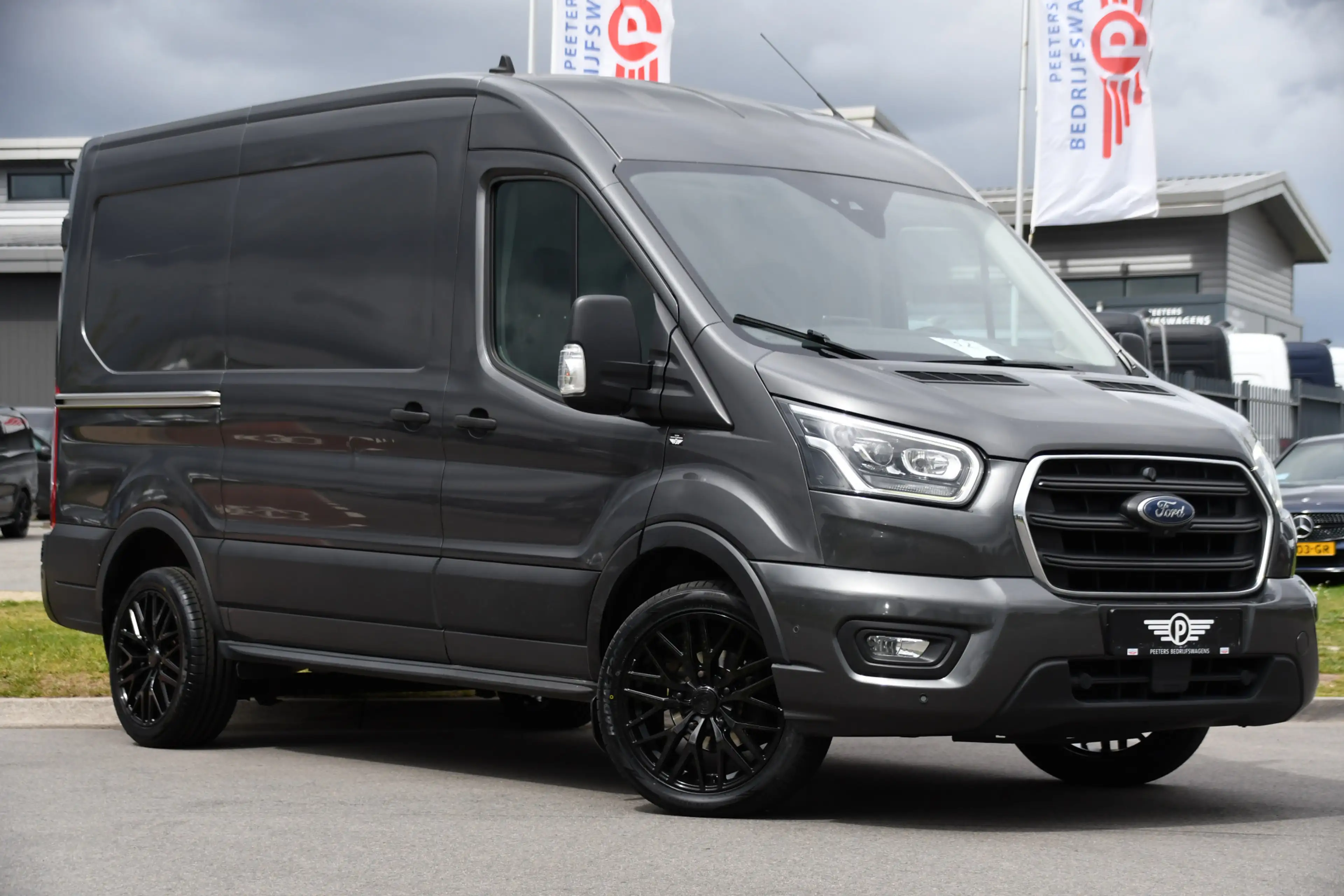 Ford Transit 350 2.0 TDCI L2H2 Limited PB Edition Cruise, Camer — photo 5
