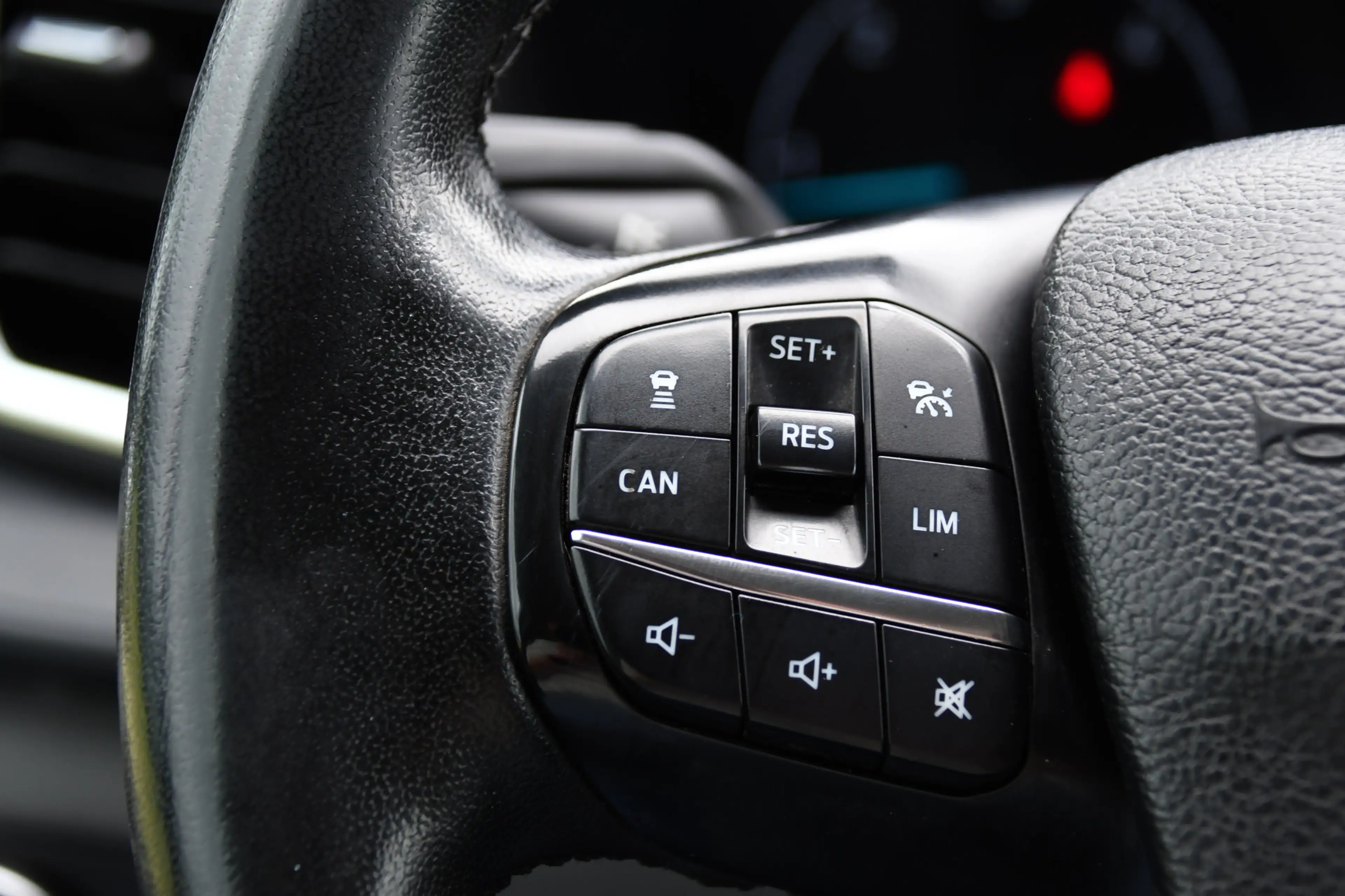 Ford Transit 350 2.0 TDCI L2H2 Limited PB Edition Cruise, Camer — photo 14