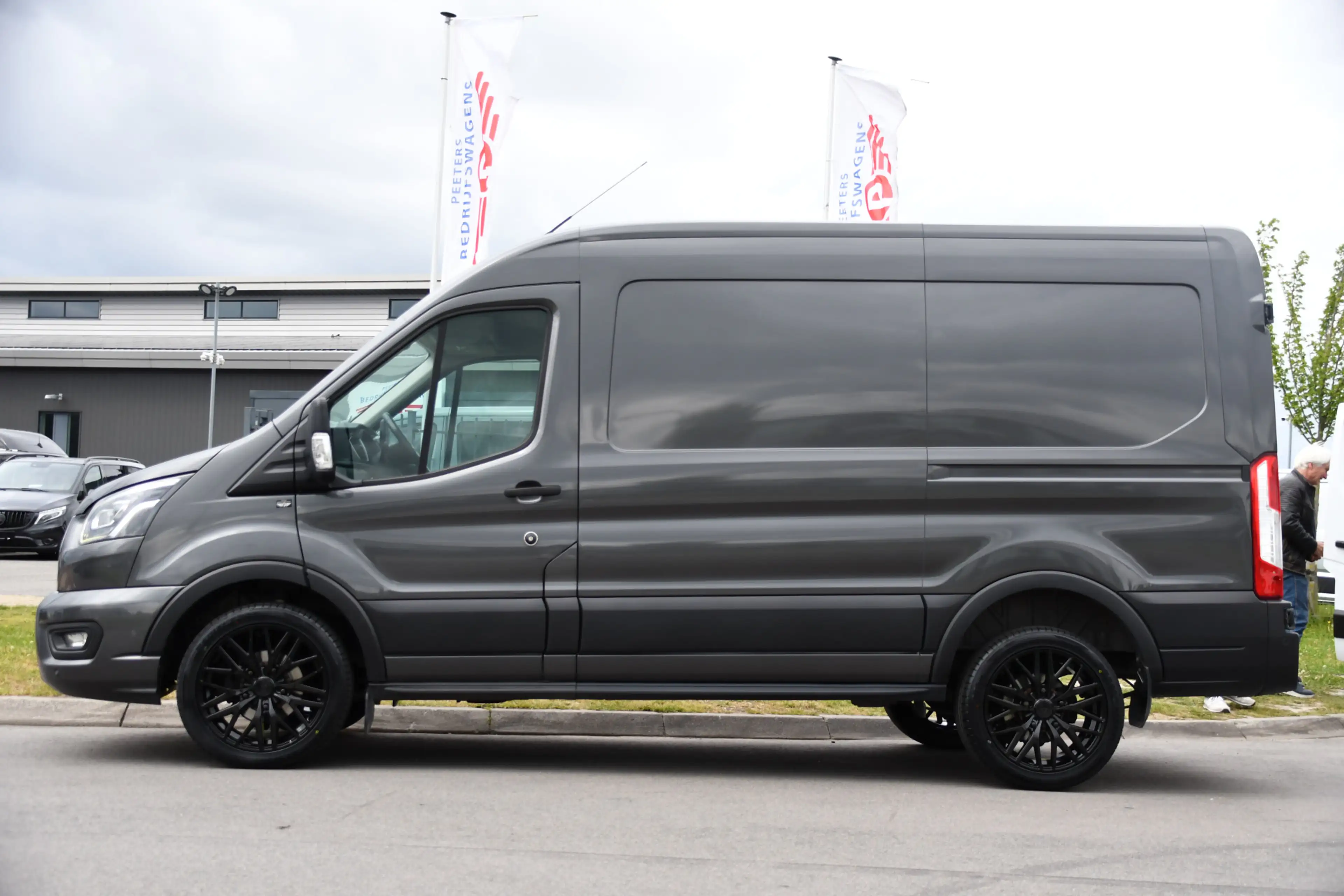 Ford Transit 350 2.0 TDCI L2H2 Limited PB Edition Cruise, Camer — photo 9