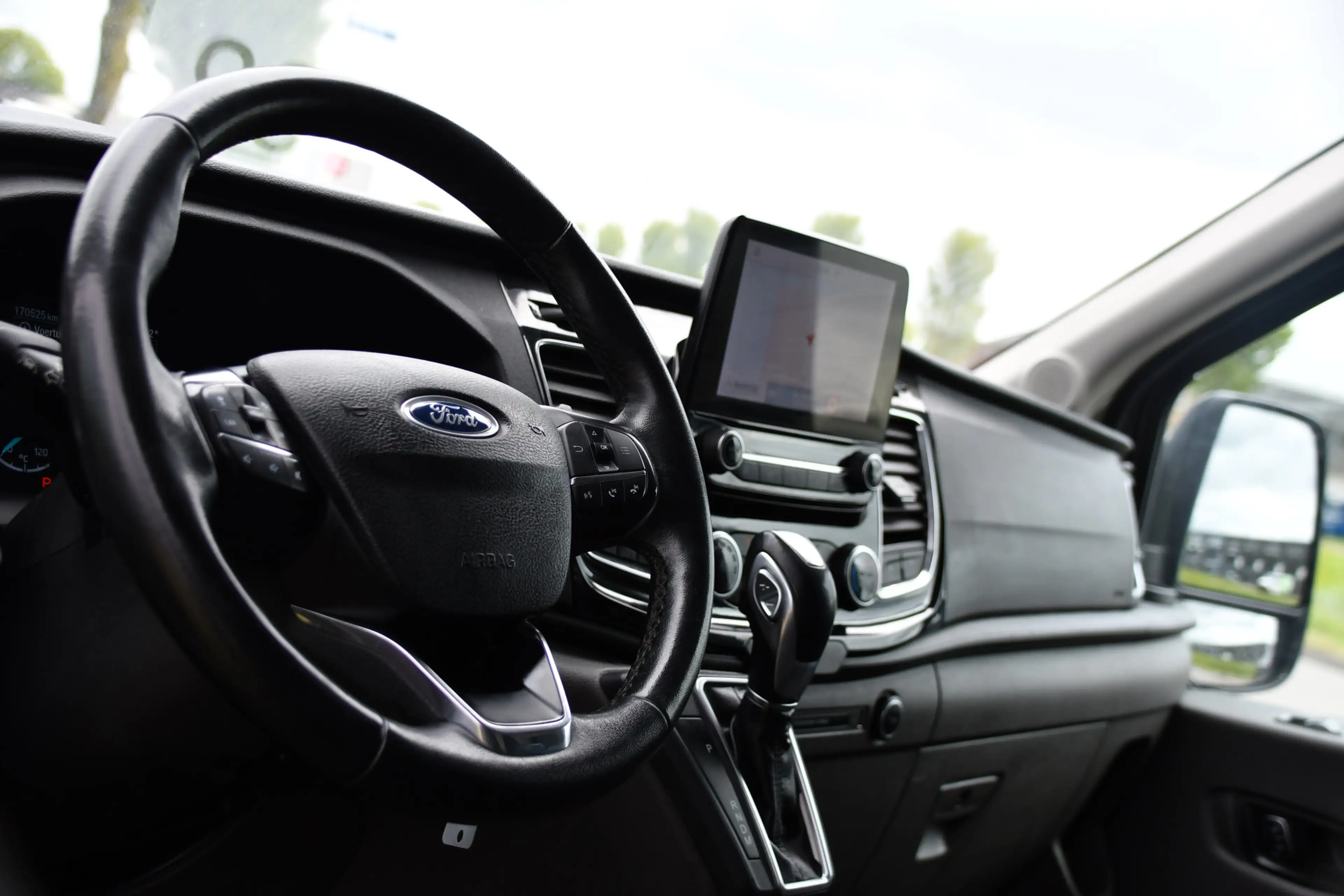 Ford Transit 350 2.0 TDCI L2H2 Limited PB Edition Cruise, Camer — photo 11