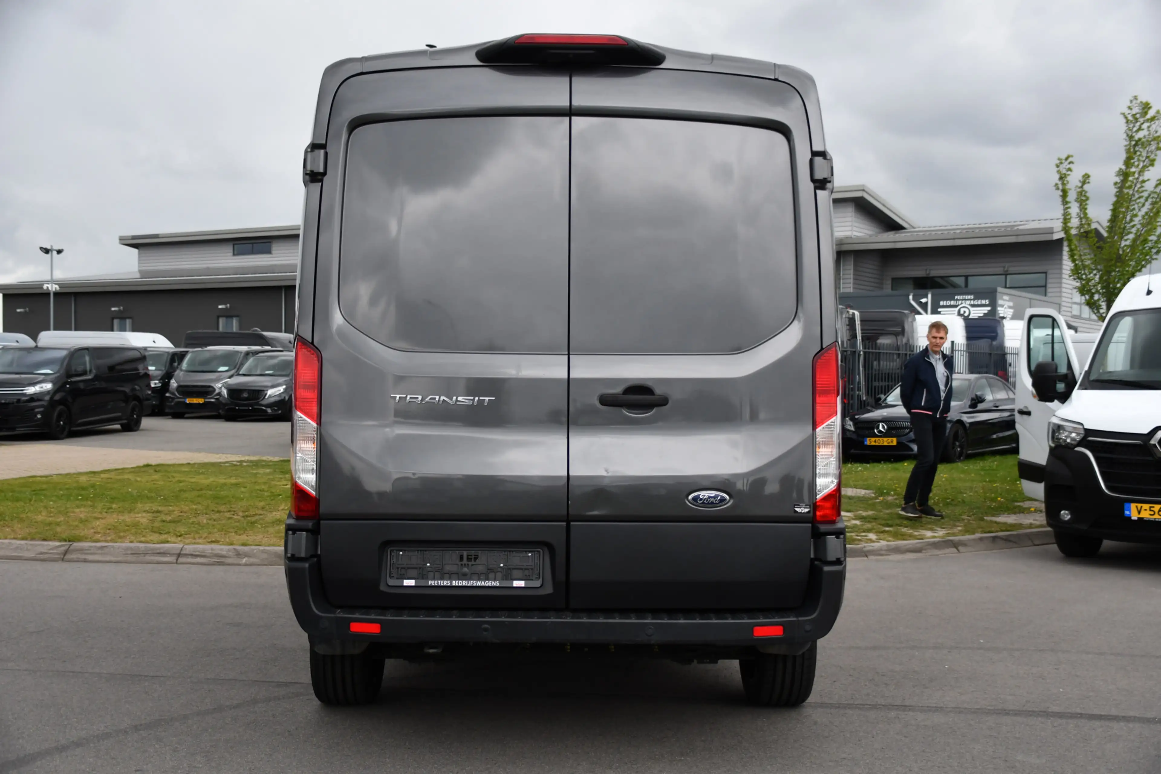 Ford Transit 350 2.0 TDCI L2H2 Limited PB Edition Cruise, Camer — photo 31