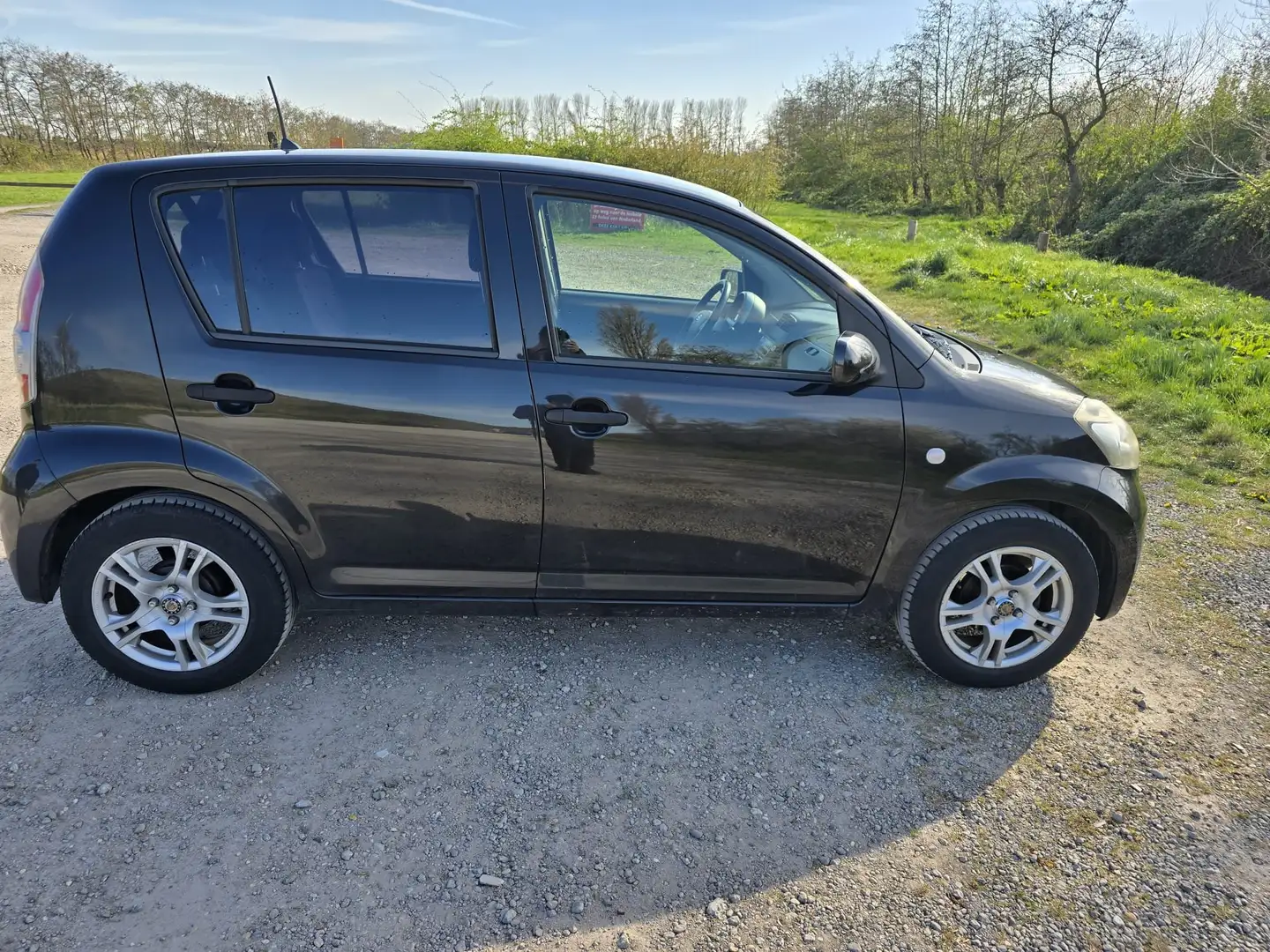Daihatsu Sirion Sirion 1.0-12V Premium Fekete - 2
