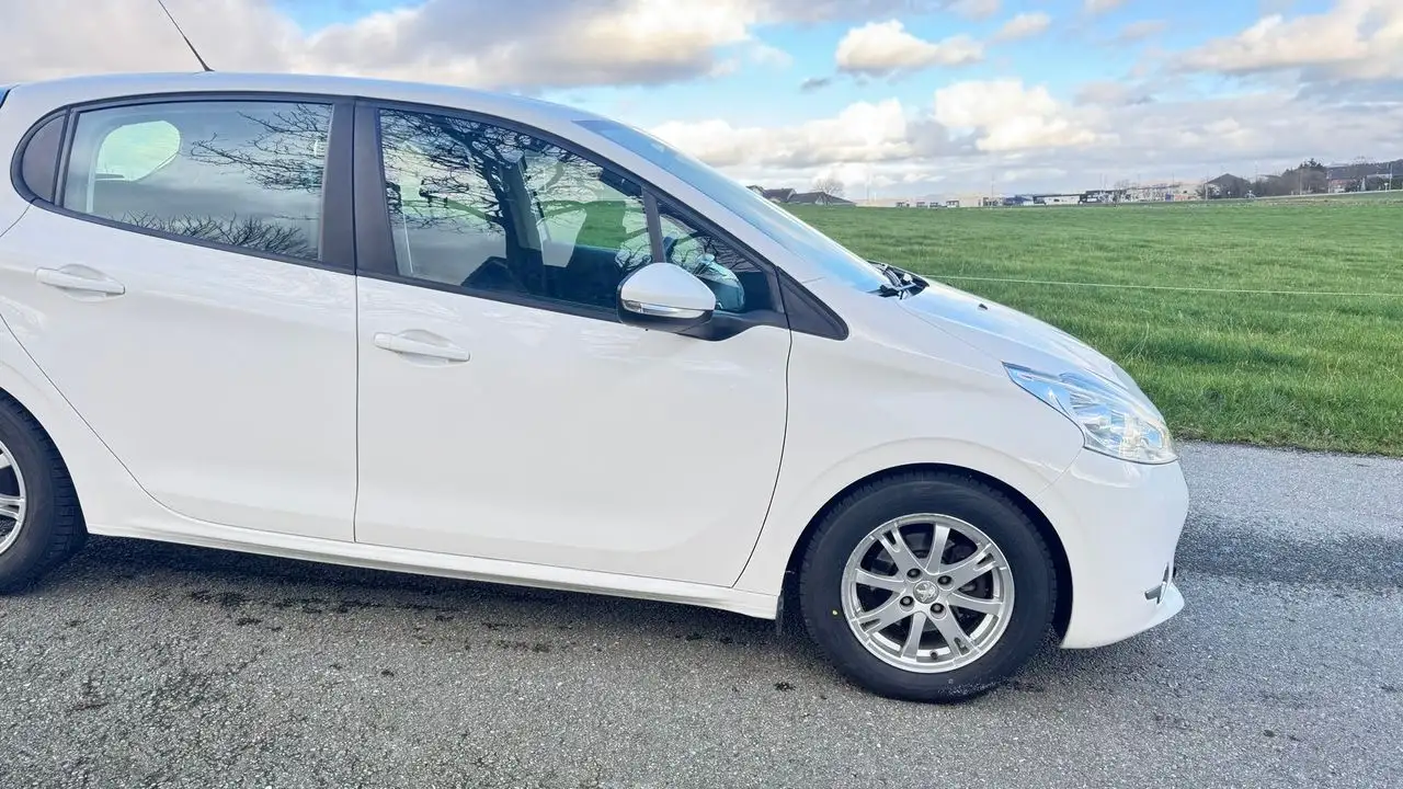 Peugeot 208 1.6 e-HDi 92ch FAP BMP6 Allure