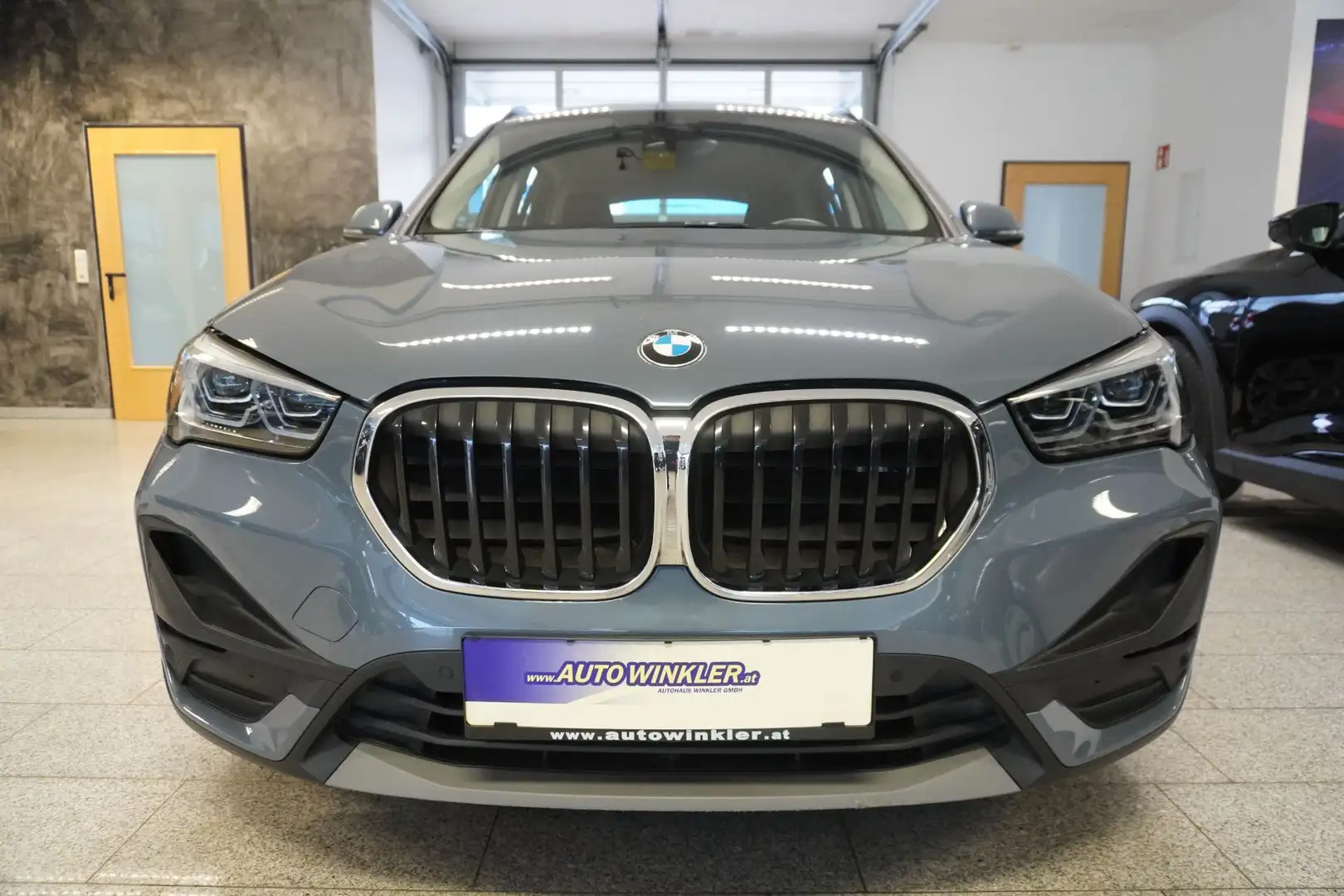 BMW X1 xDrive25e PHEV Aut. LED/Navi Grau - 2