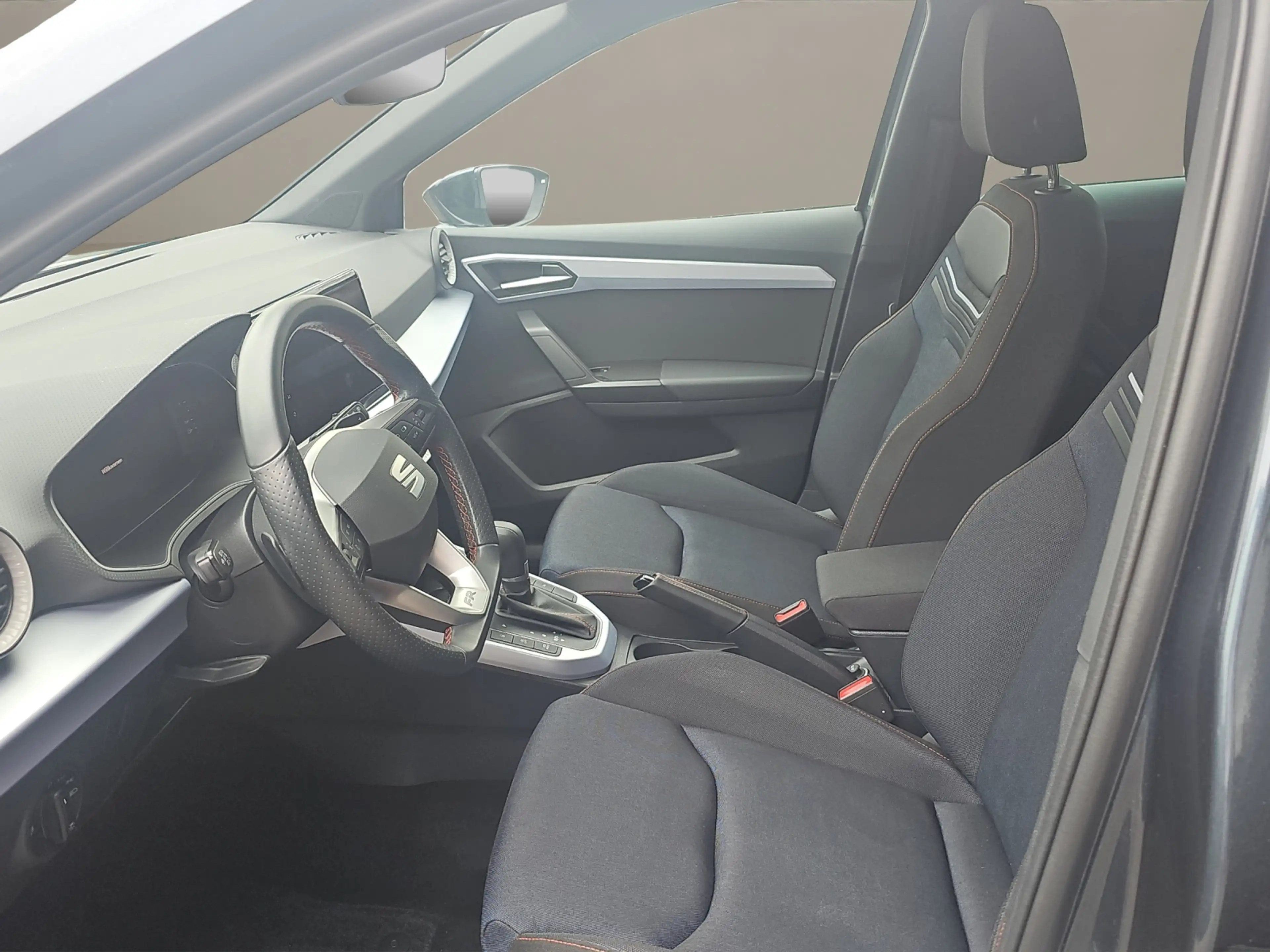 SEAT Arona FR 1.5 TSI LED NAVI FULL LINK GJR 17LM — photo 7