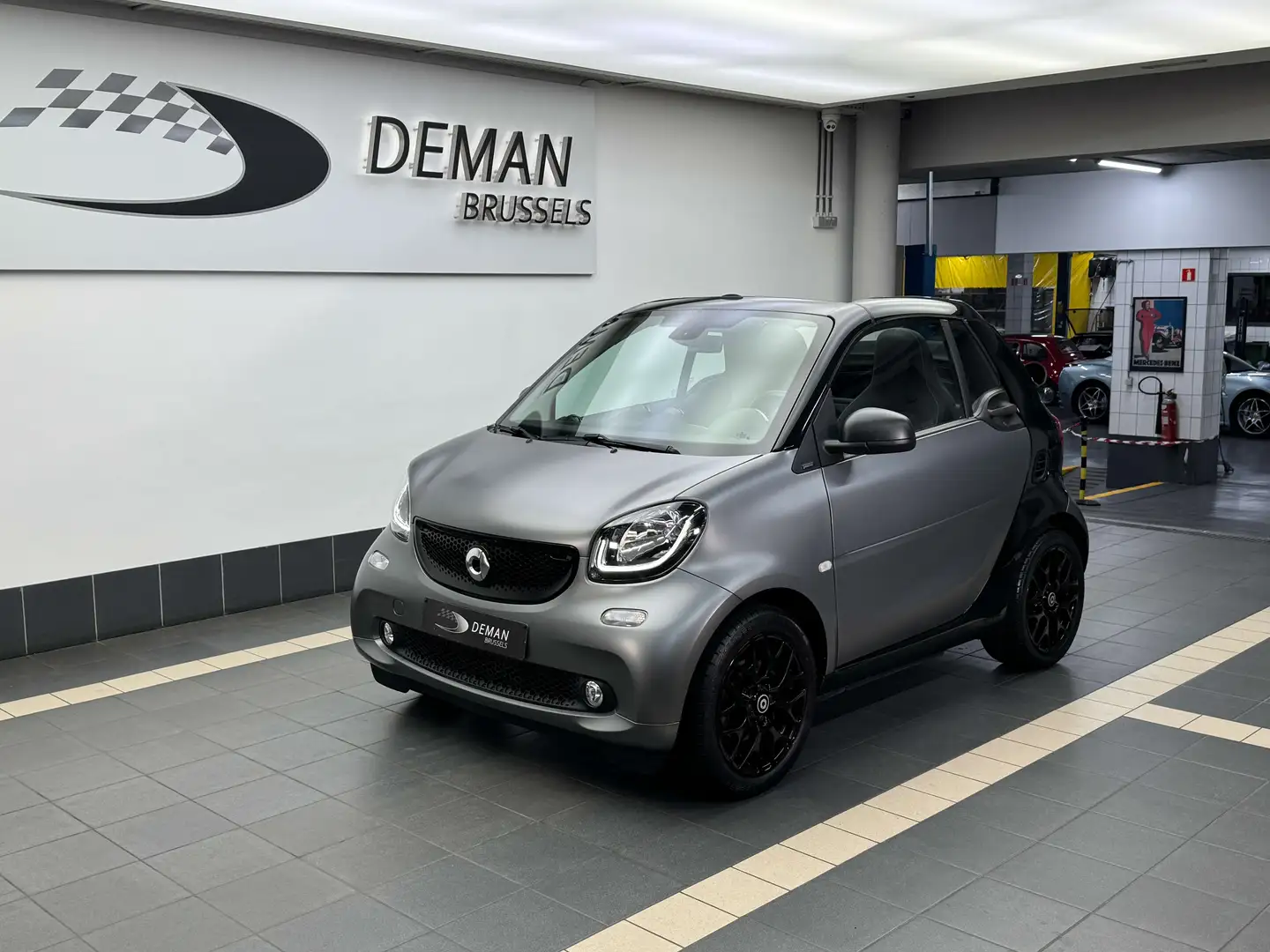 smart forTwo Cabrio. Passion - Auto -90 Ch Gris - 1