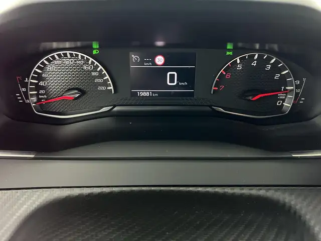 Peugeot 208 view 17