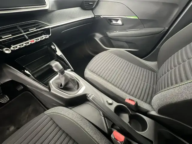 Peugeot 208 view 14