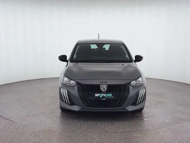 Peugeot 208 view 2