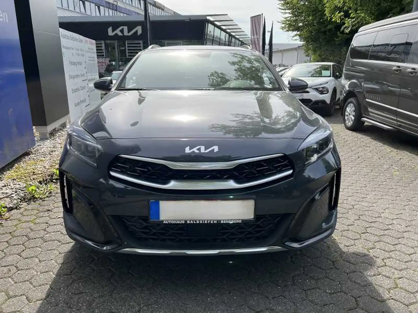 Kia XCeed 1.5 T-GDI Platinum Grau - 2