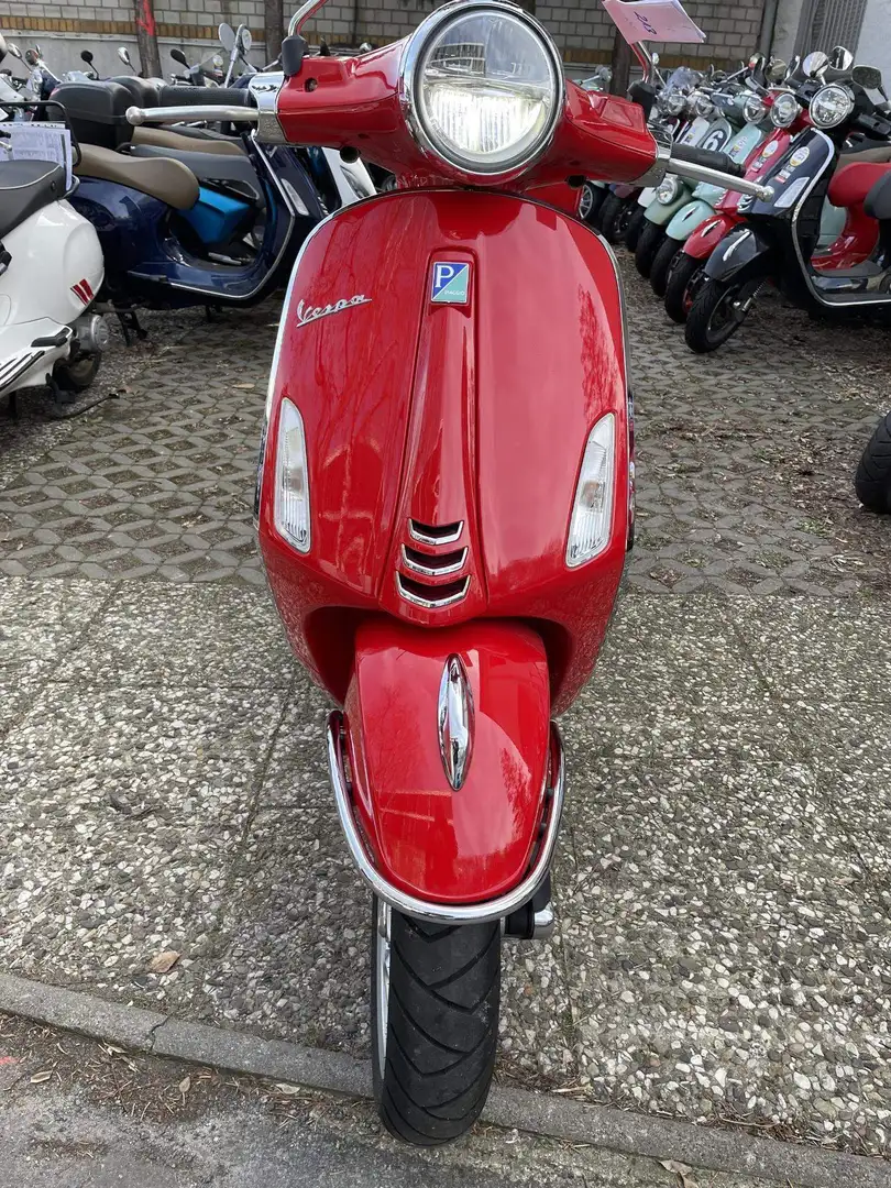 Vespa Primavera 50 Topcase Scheibe Schloss  und mehr Rood - 1