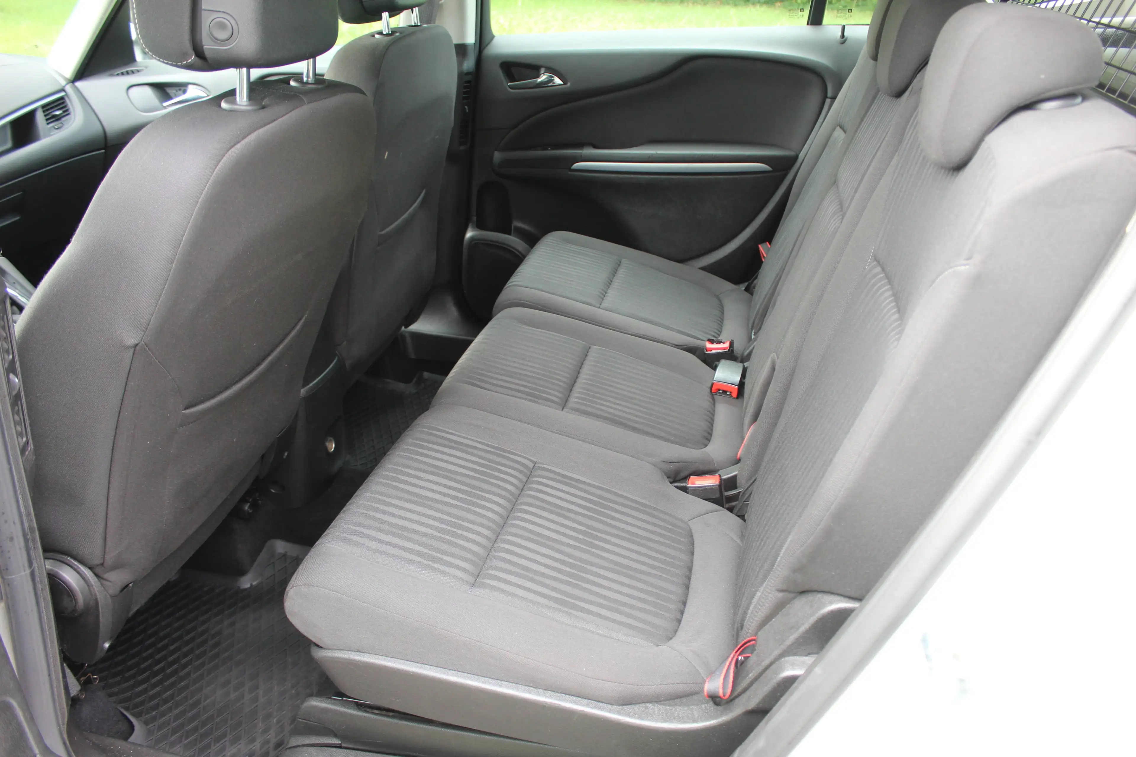 Opel Zafira Tourer Edition — photo 13