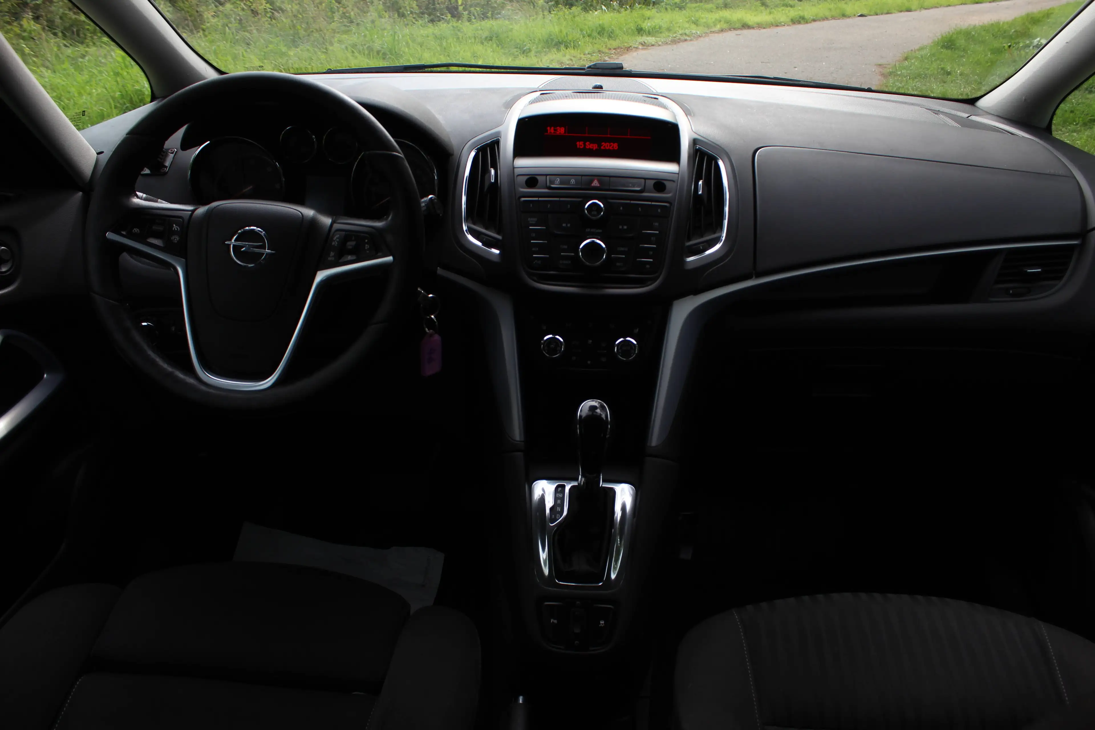 Opel Zafira Tourer Edition — photo 15