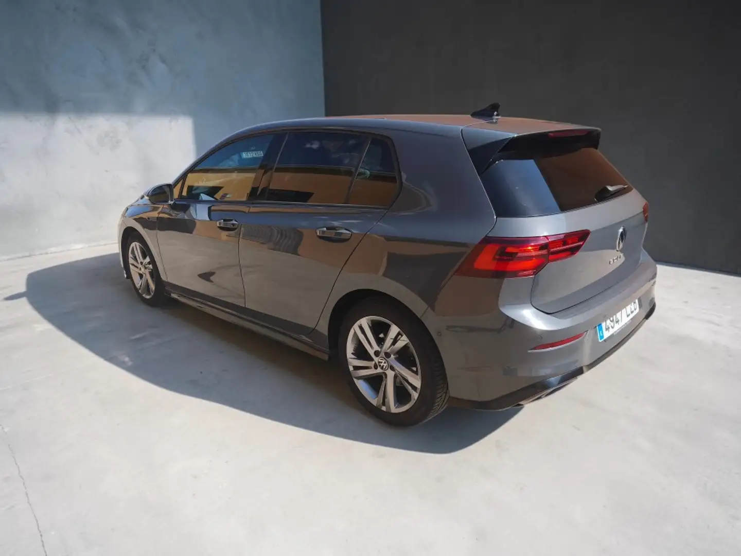 Volkswagen Golf 1.5 TSI R-Line 110kW Gris - 2