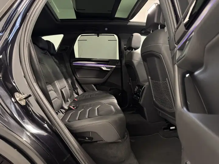 Volkswagen Touareg 2021, foto 32