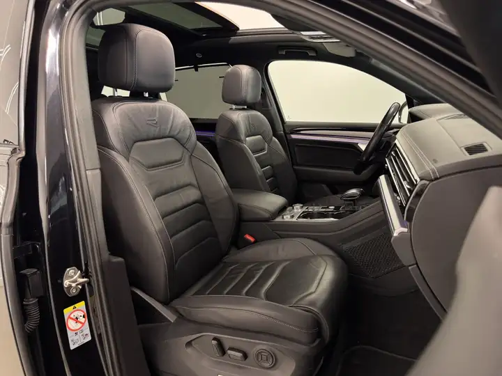 Volkswagen Touareg 2021, foto 28