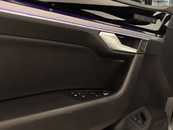 Volkswagen Touareg 2021, foto 24